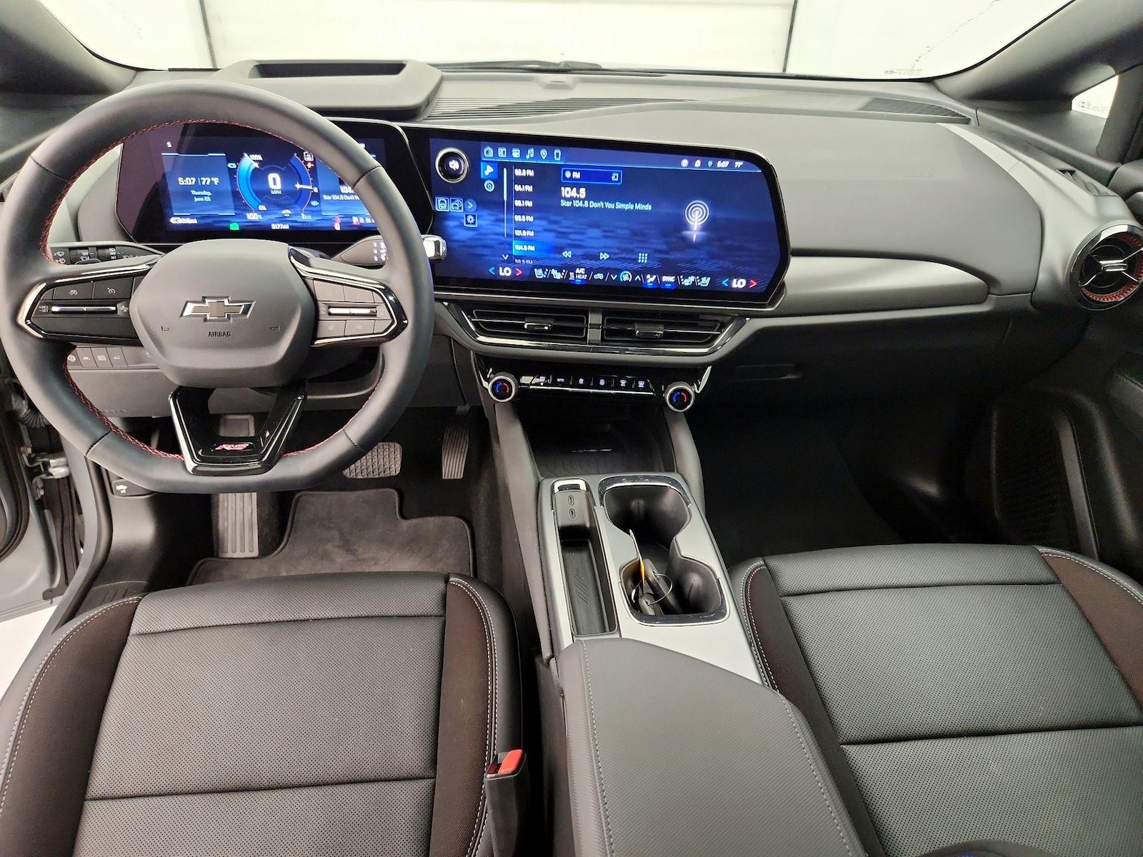 2025 Chevrolet Equinox EV RS - Photo 10