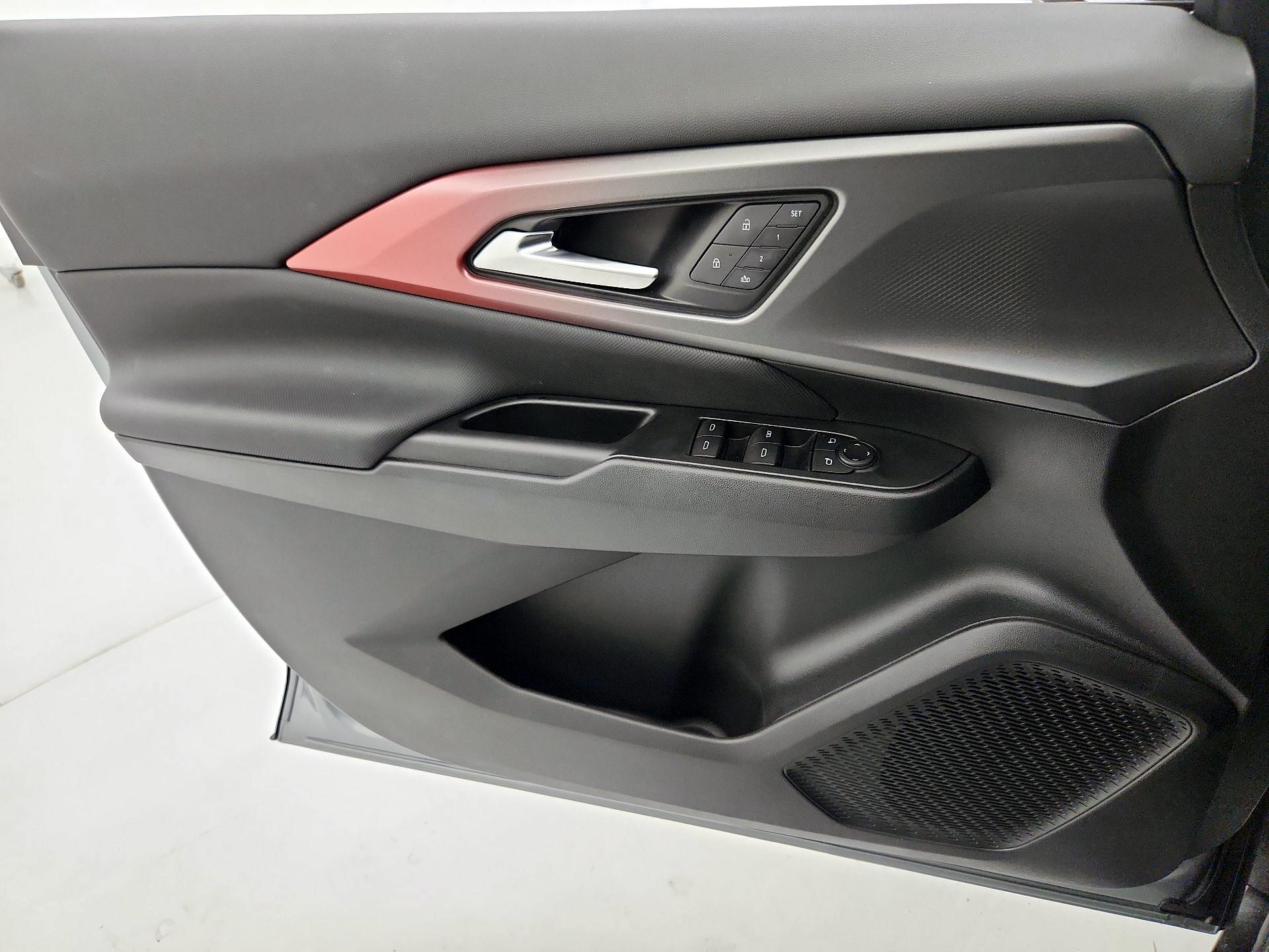 Thumbnail: 2025 Chevrolet Equinox - 12