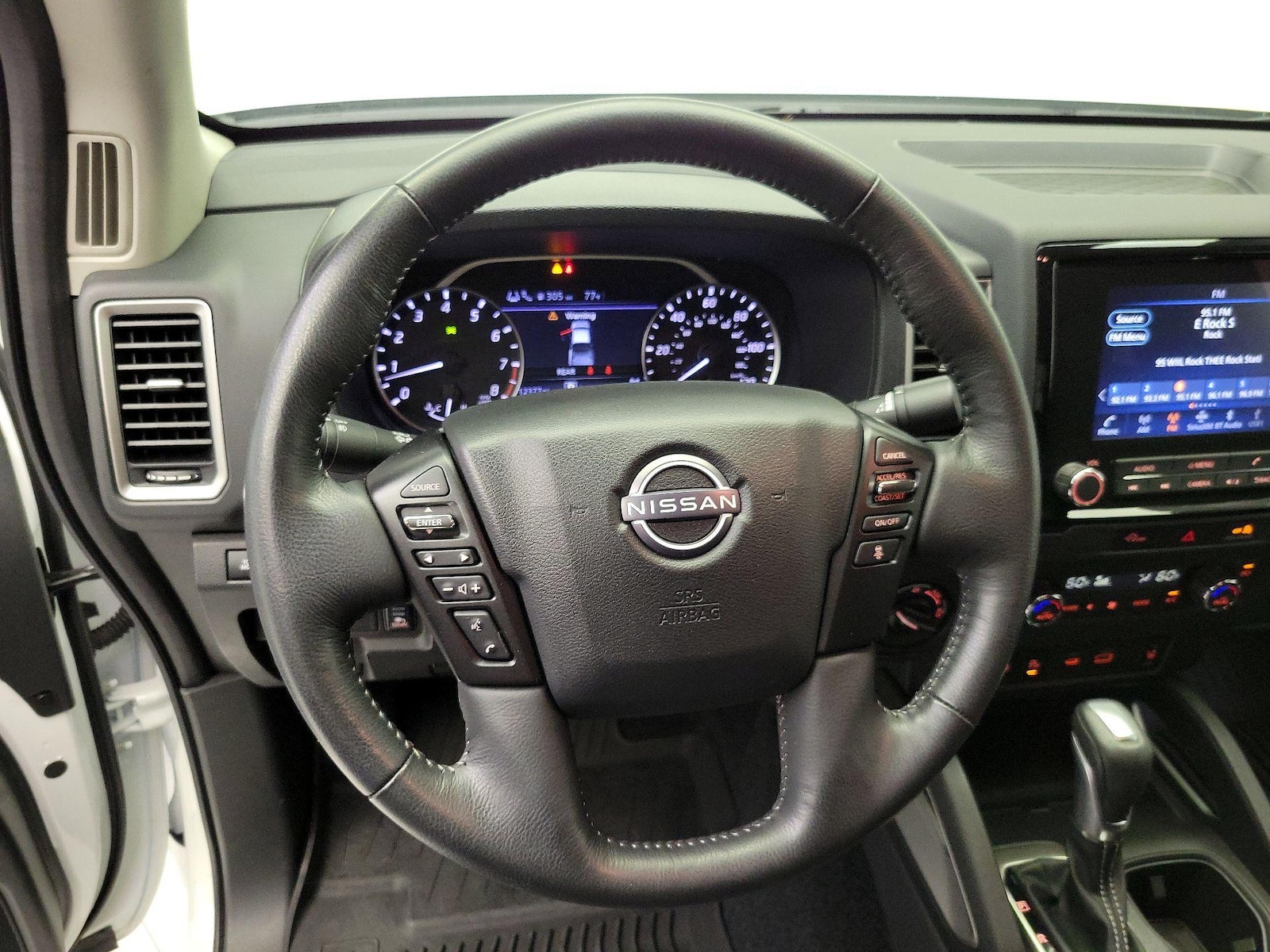 2024 Nissan Frontier SV - Photo 11