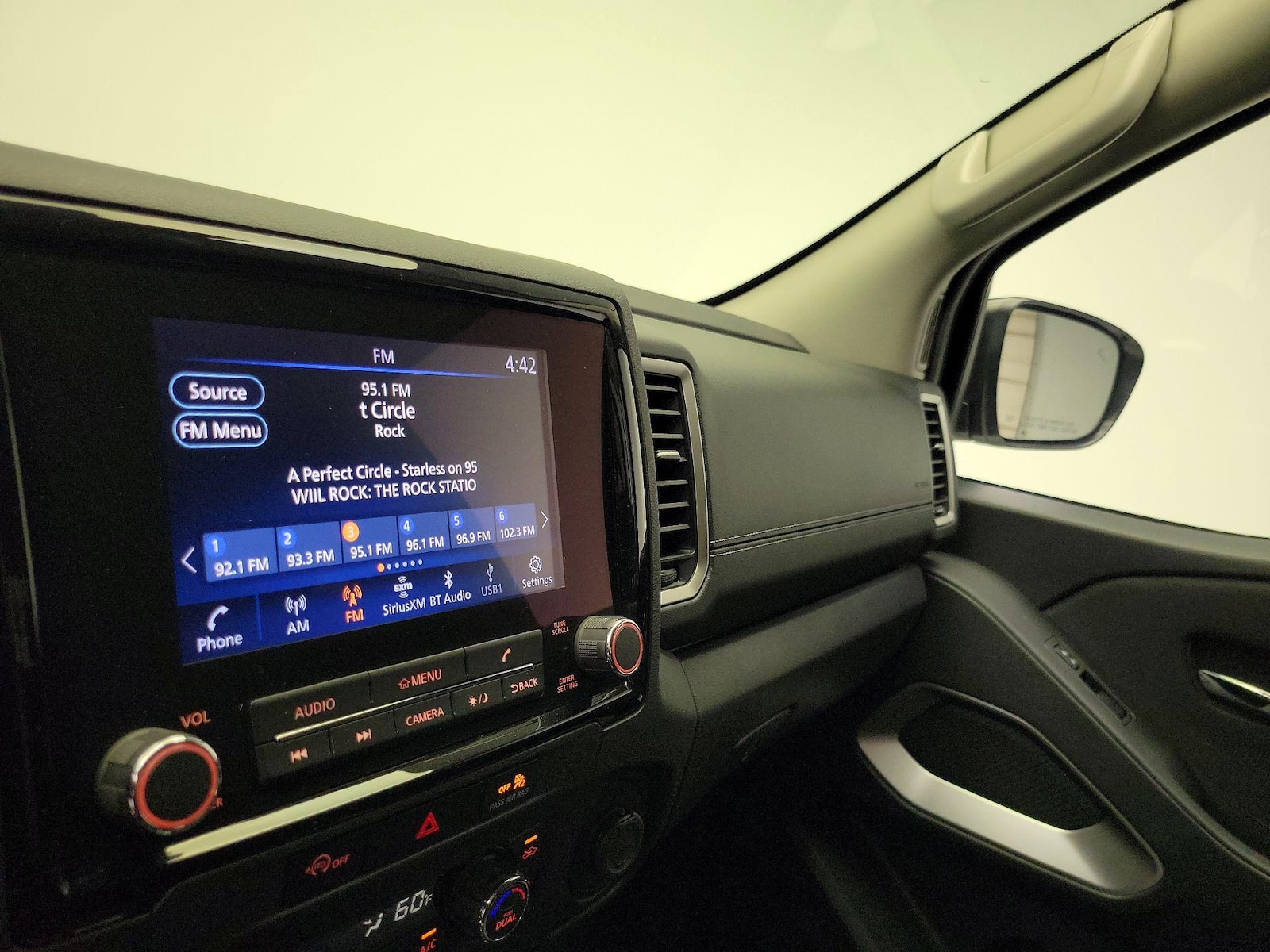2024 Nissan Frontier SV - Photo 16
