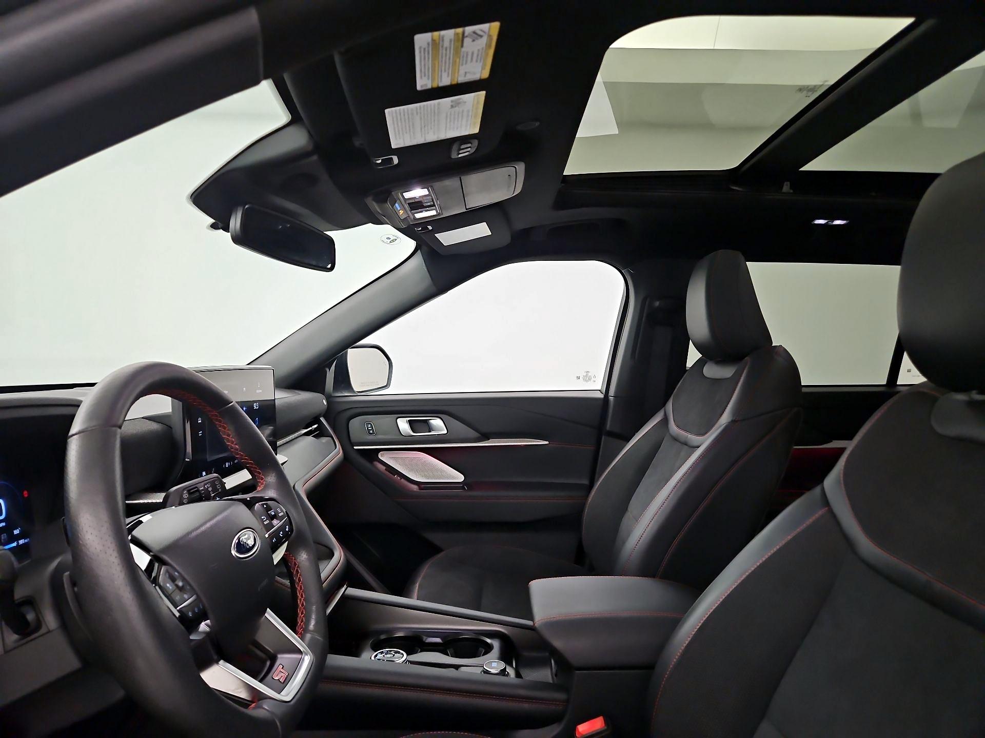 Thumbnail: 2025 Ford Explorer - 17