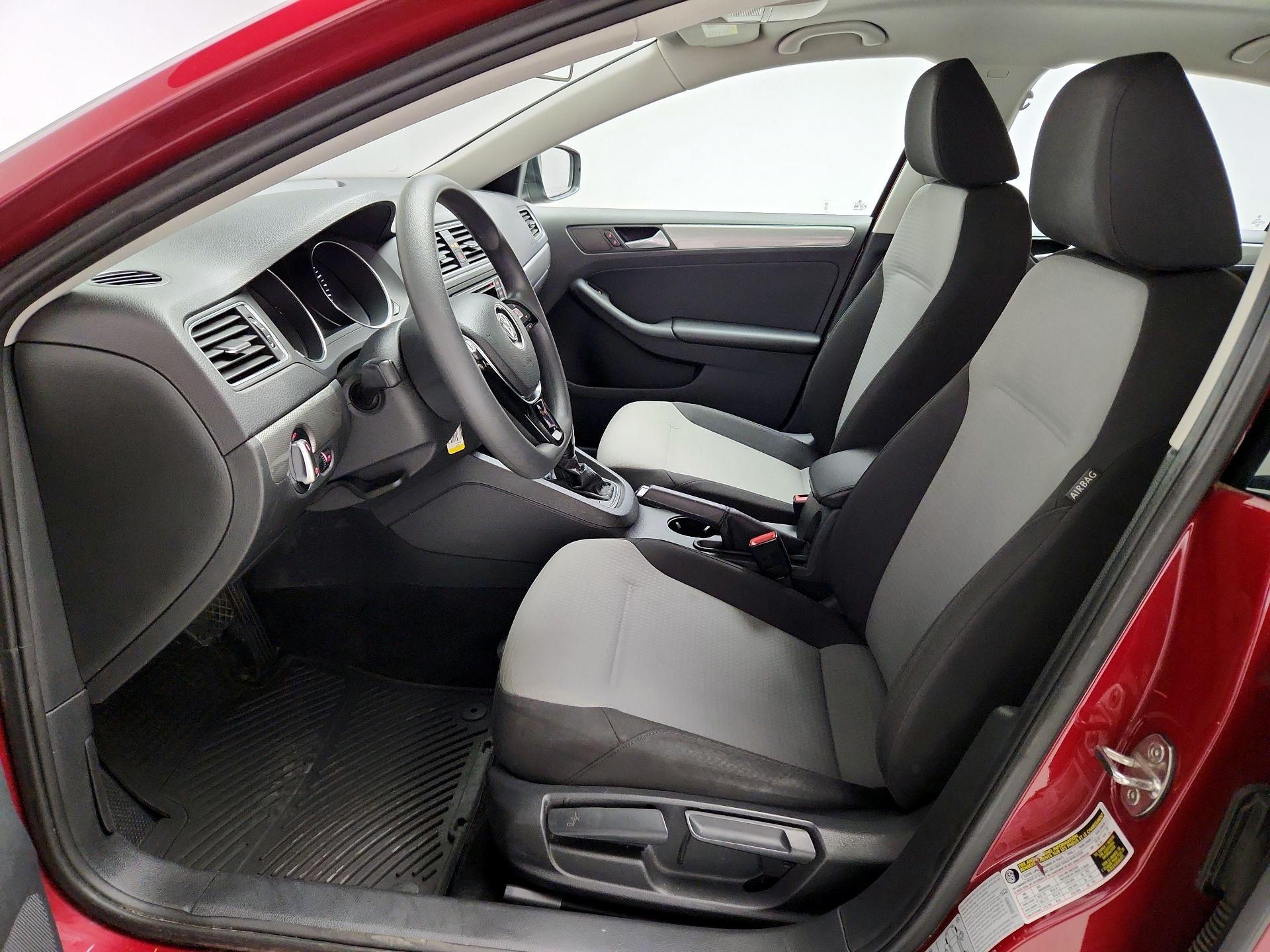 Thumbnail: 2017 Volkswagen Jetta - 11