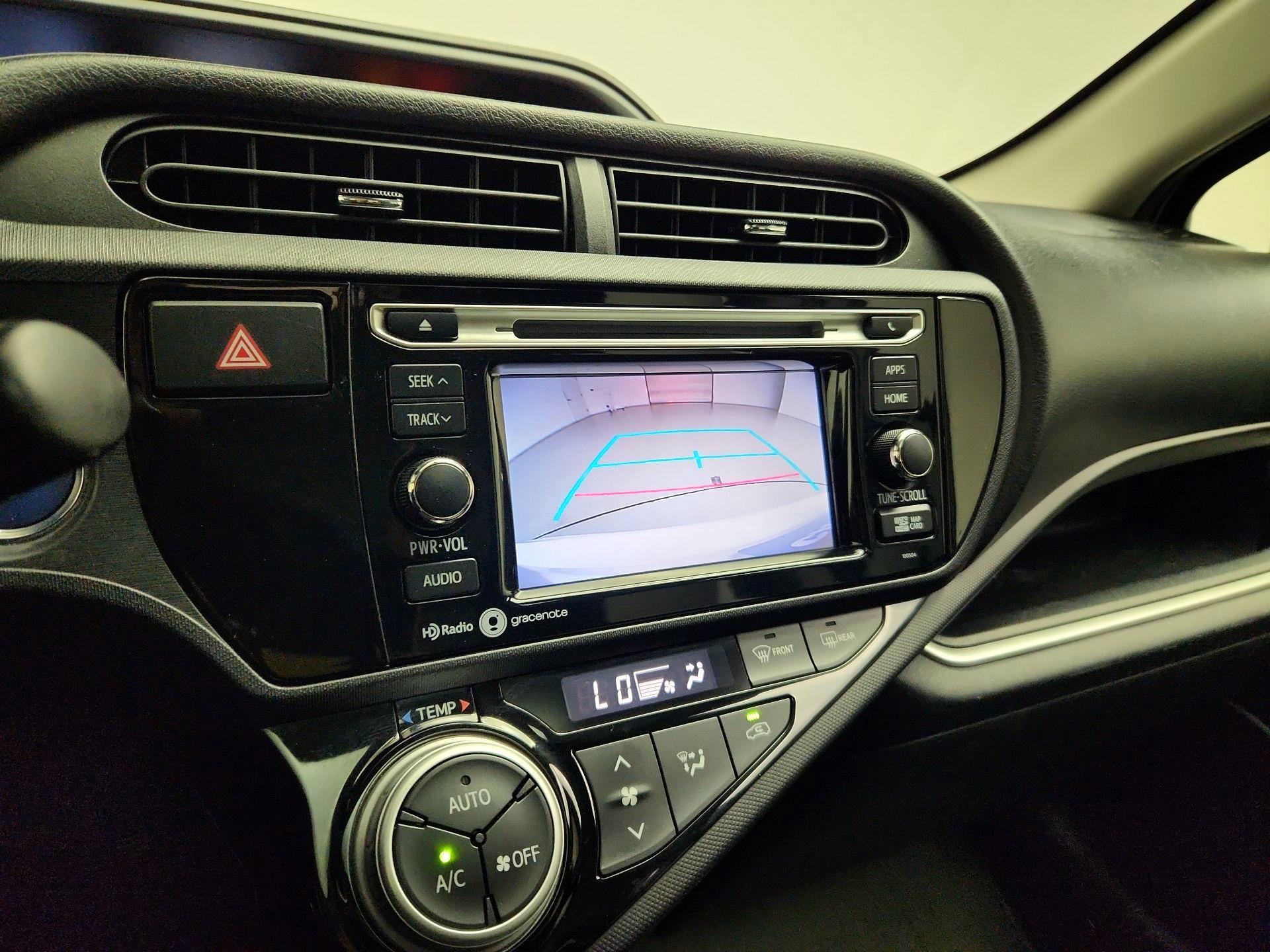 Thumbnail: 2015 Toyota Prius c - 14