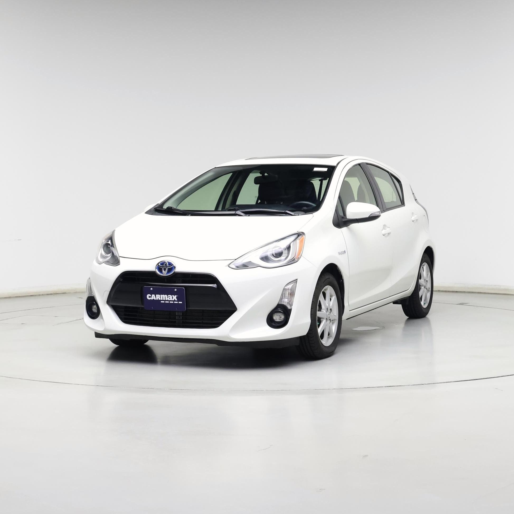 Thumbnail: 2015 Toyota Prius c - 4
