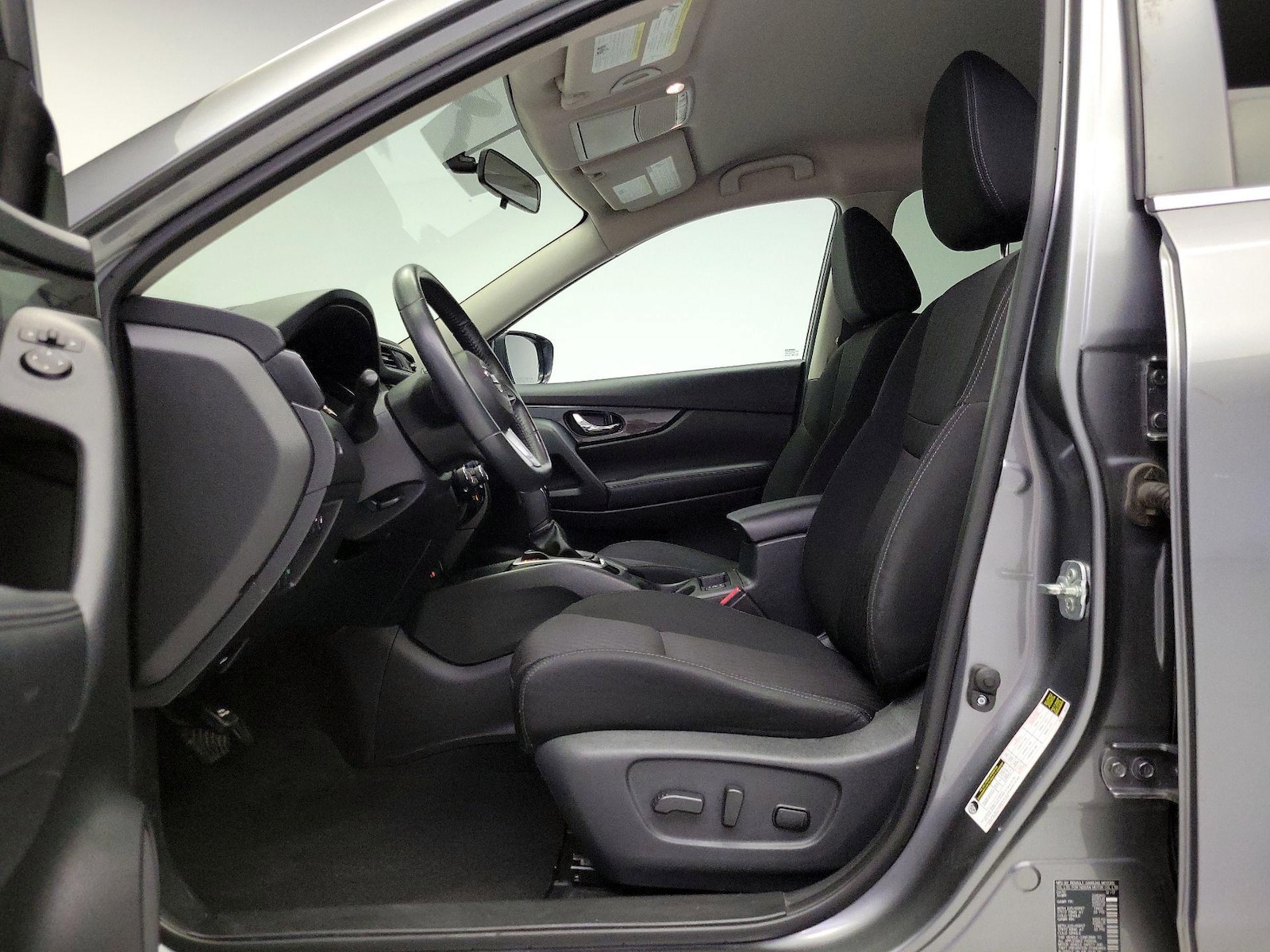2018 Nissan Rogue SV - Photo 12