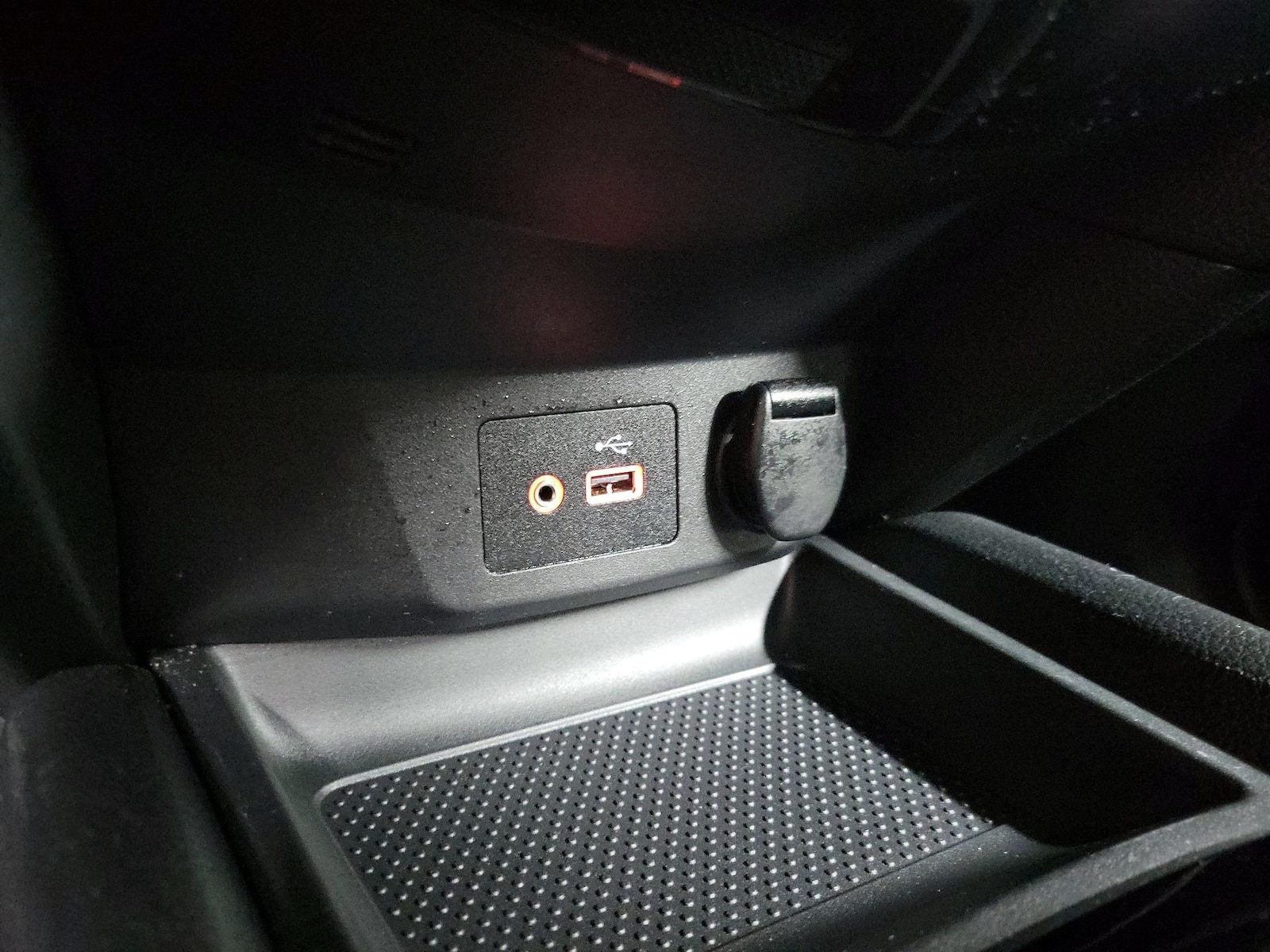 2018 Nissan Rogue SV - Photo 19
