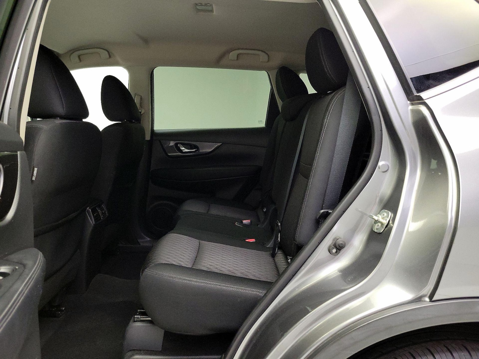2018 Nissan Rogue SV - Photo 20