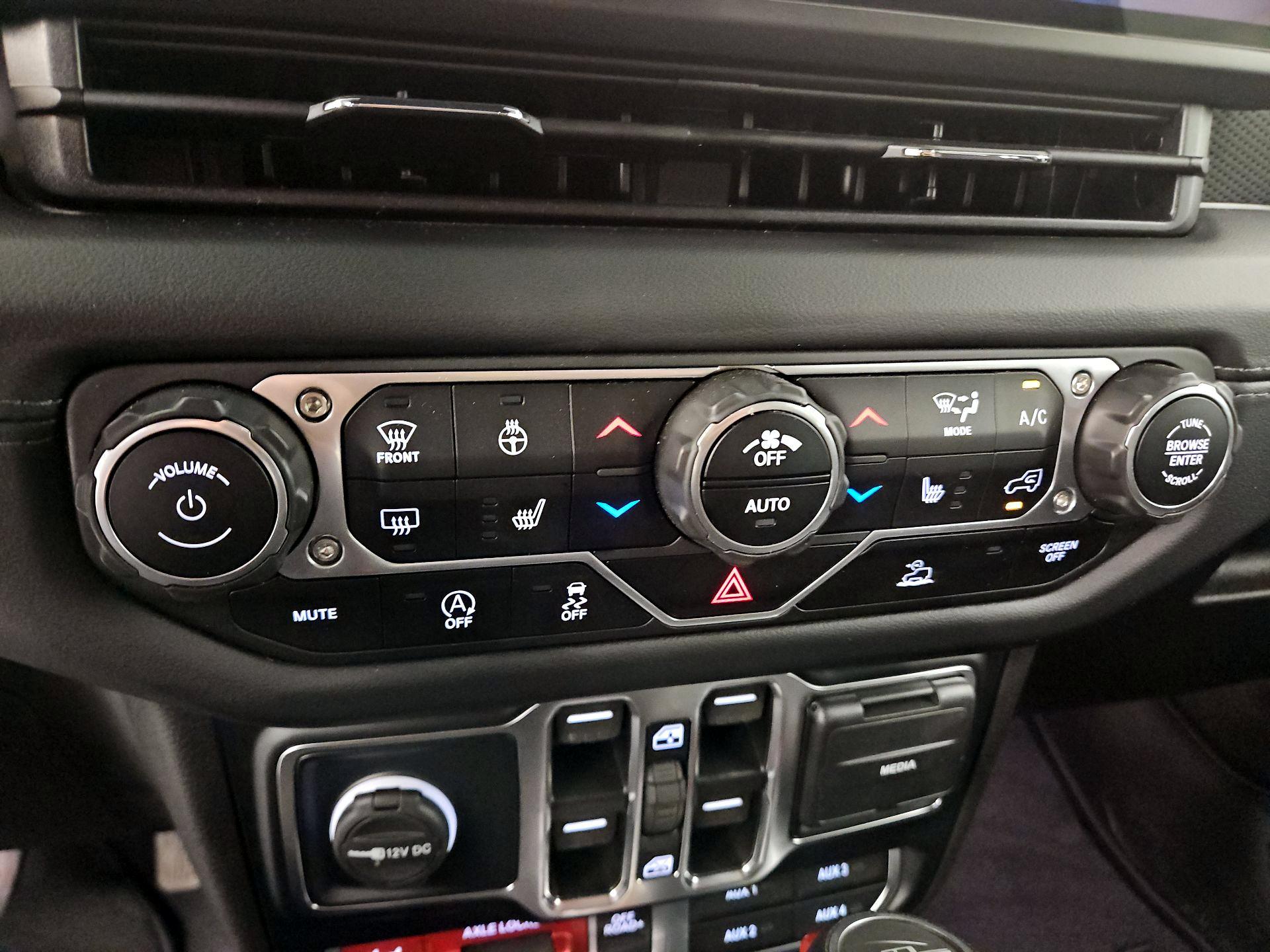 Thumbnail: 2024 Jeep Gladiator - 14