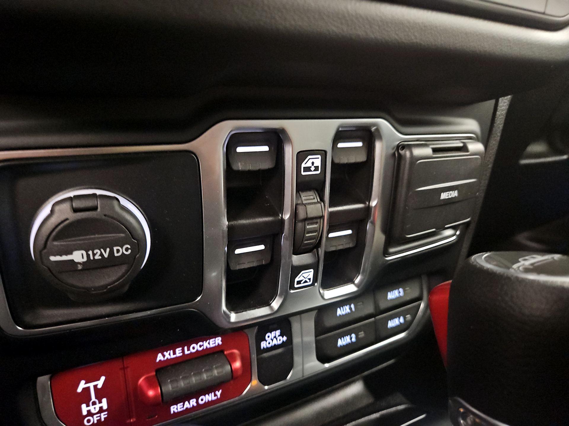 Thumbnail: 2024 Jeep Gladiator - 16