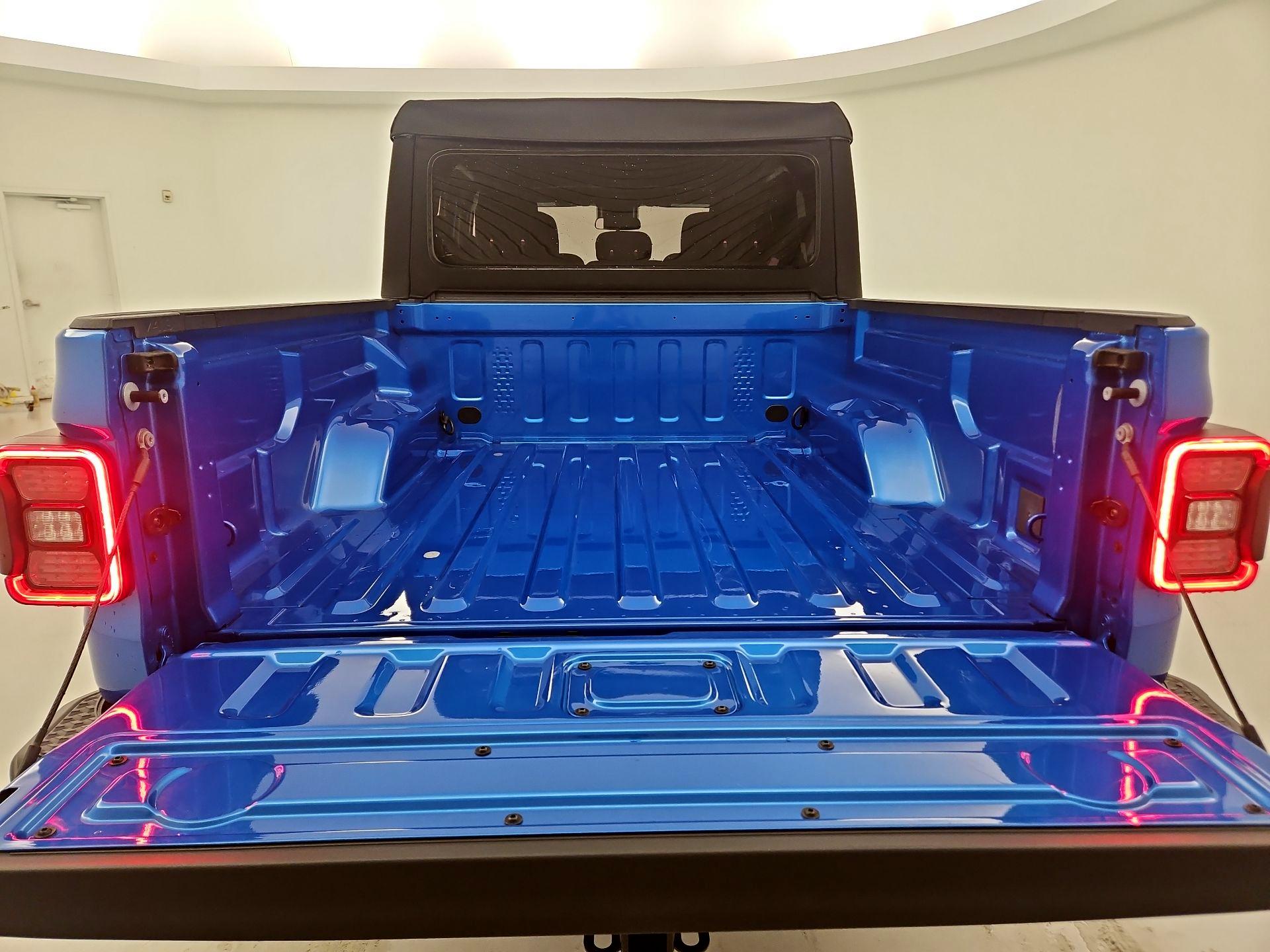 Thumbnail: 2024 Jeep Gladiator - 18