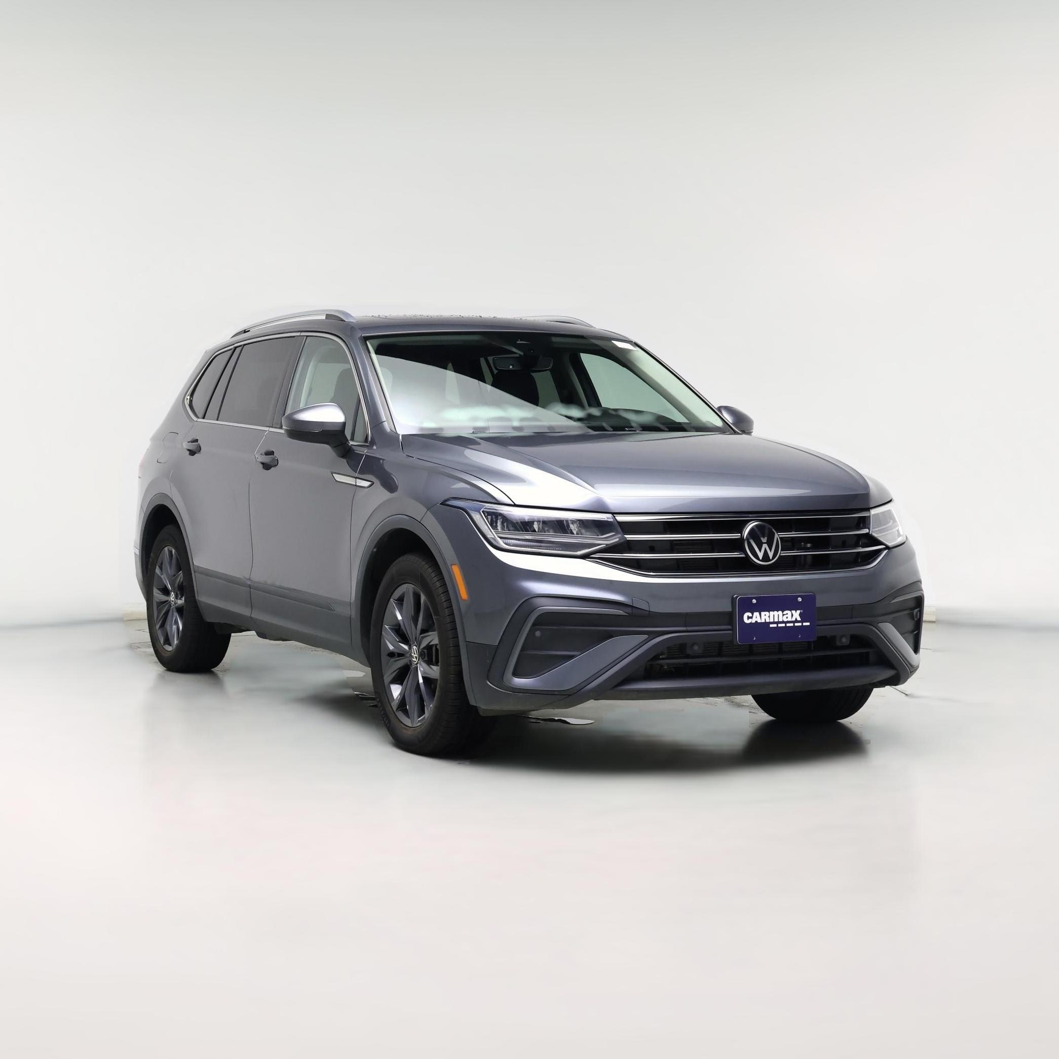 Thumbnail: 2022 Volkswagen Tiguan - 1