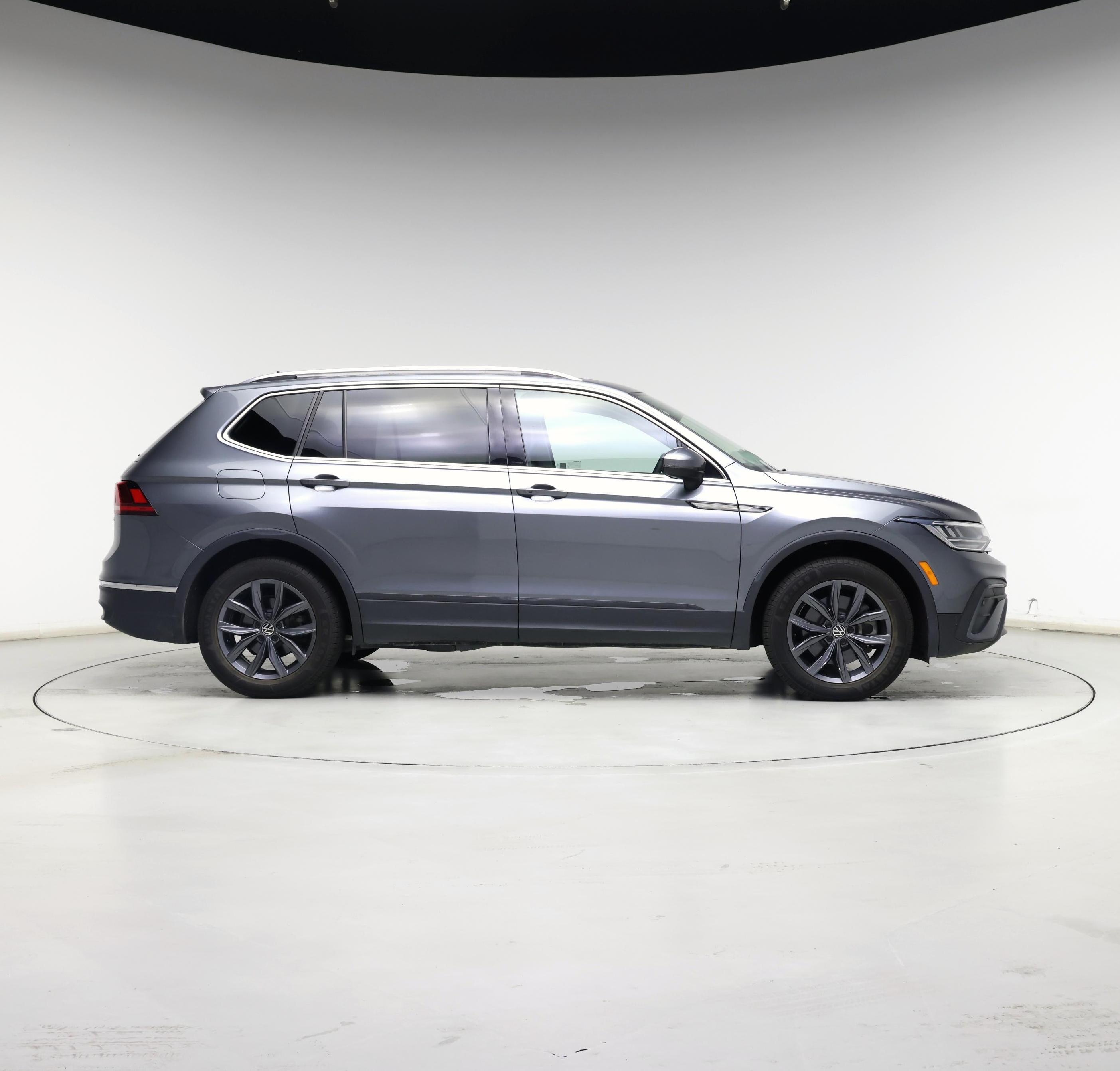 Thumbnail: 2022 Volkswagen Tiguan - 7