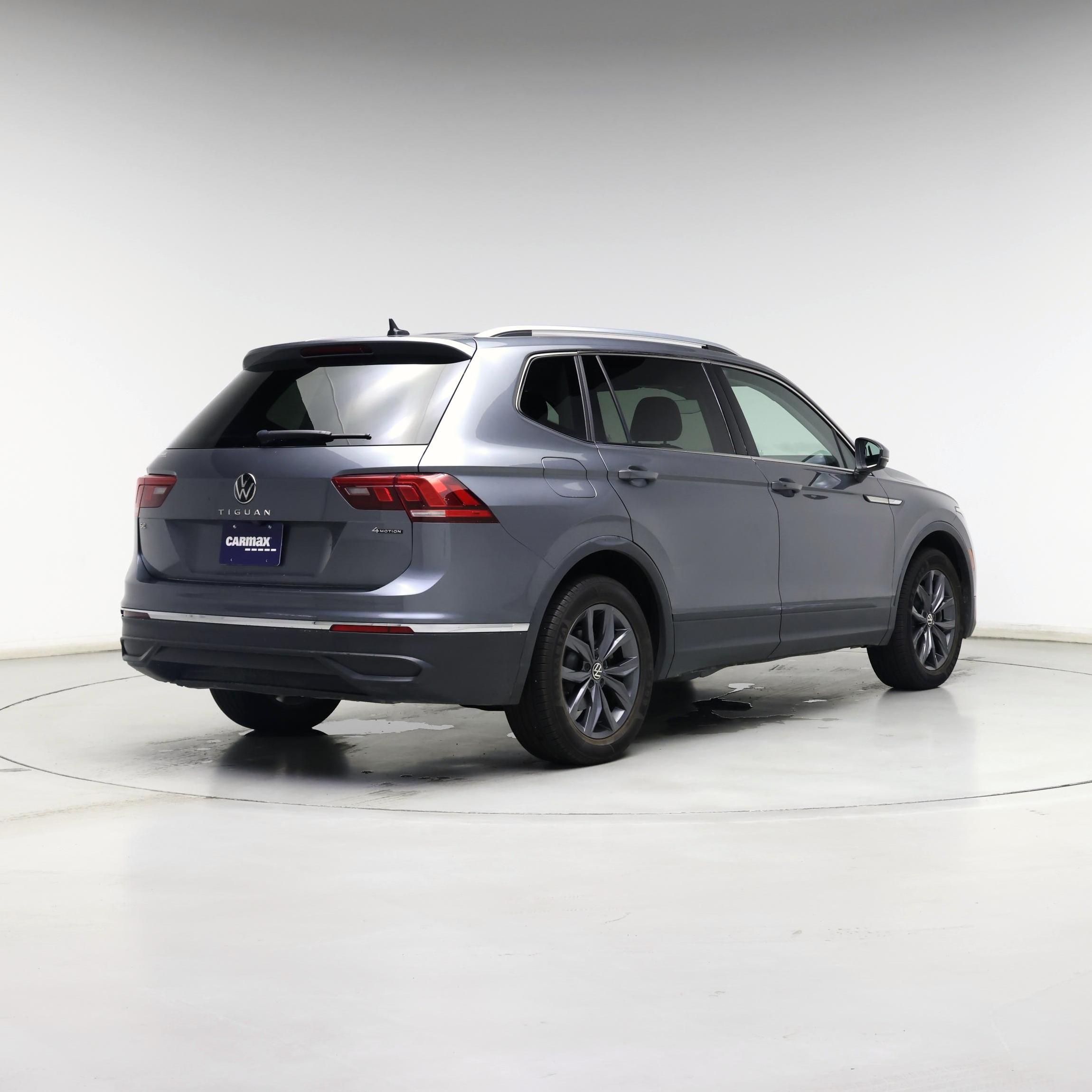 Thumbnail: 2022 Volkswagen Tiguan - 8