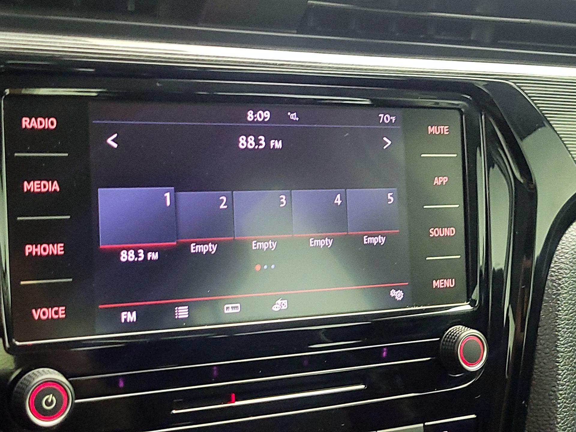 Thumbnail: 2020 Volkswagen Passat - 15