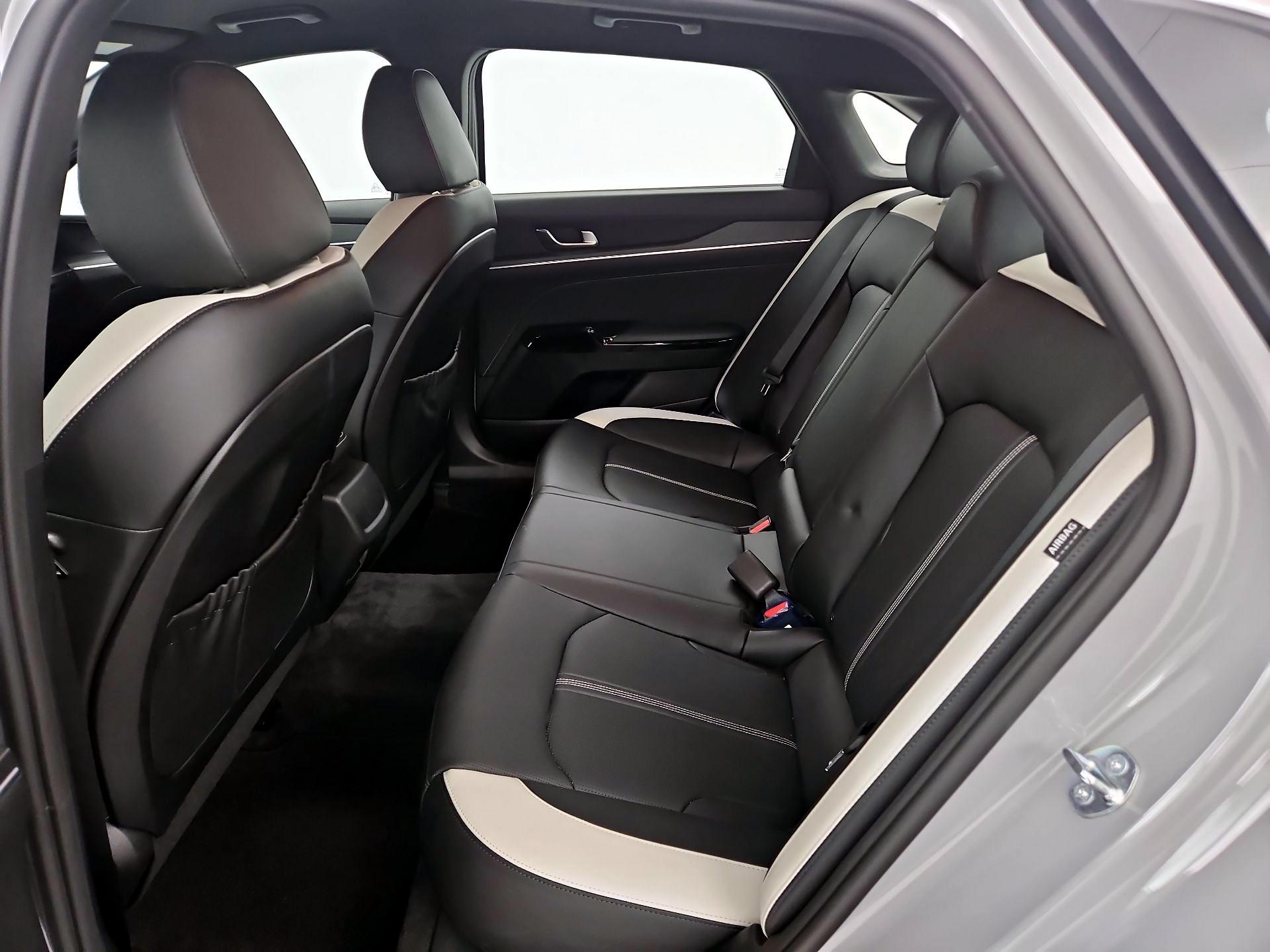 Thumbnail: 2025 Kia K5 - 18