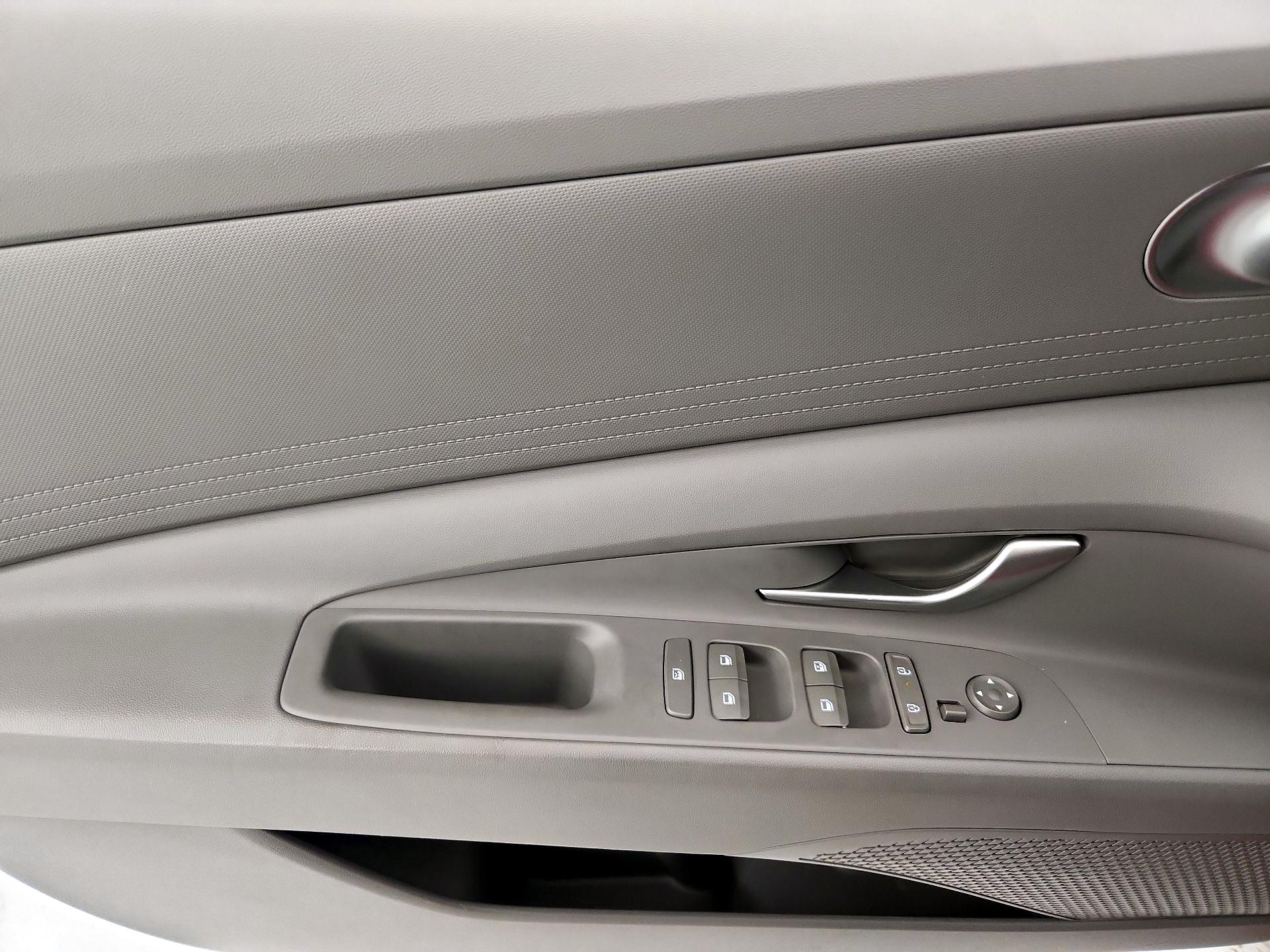 Thumbnail: 2024 Hyundai Elantra - 12