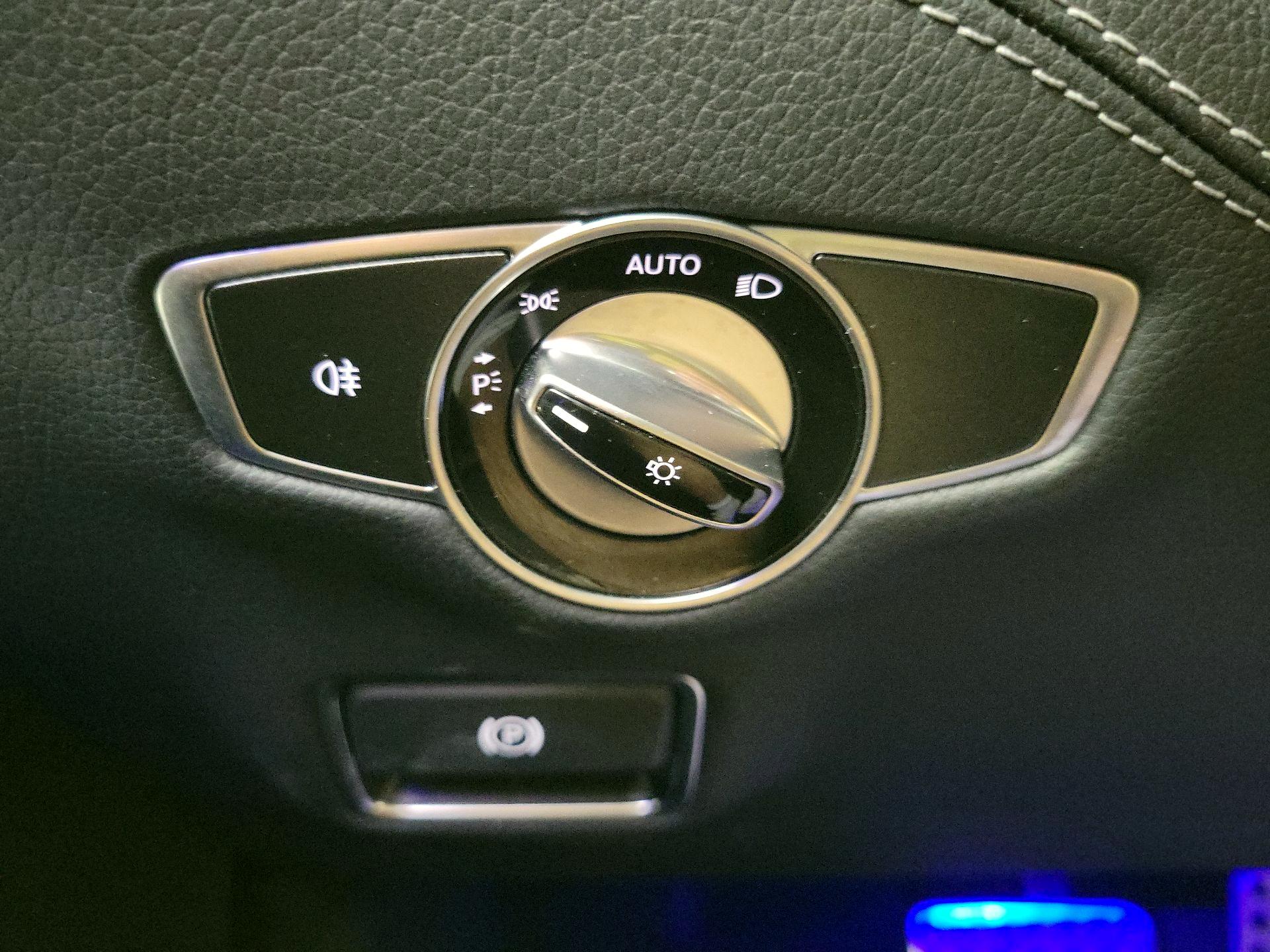 Thumbnail: 2016 Mercedes-Benz S-Class - 13