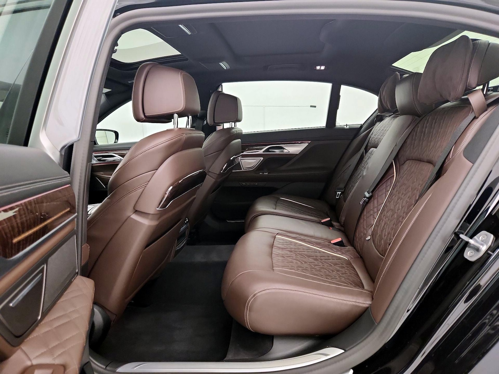 2021 BMW 7 Series 750i - Photo 22