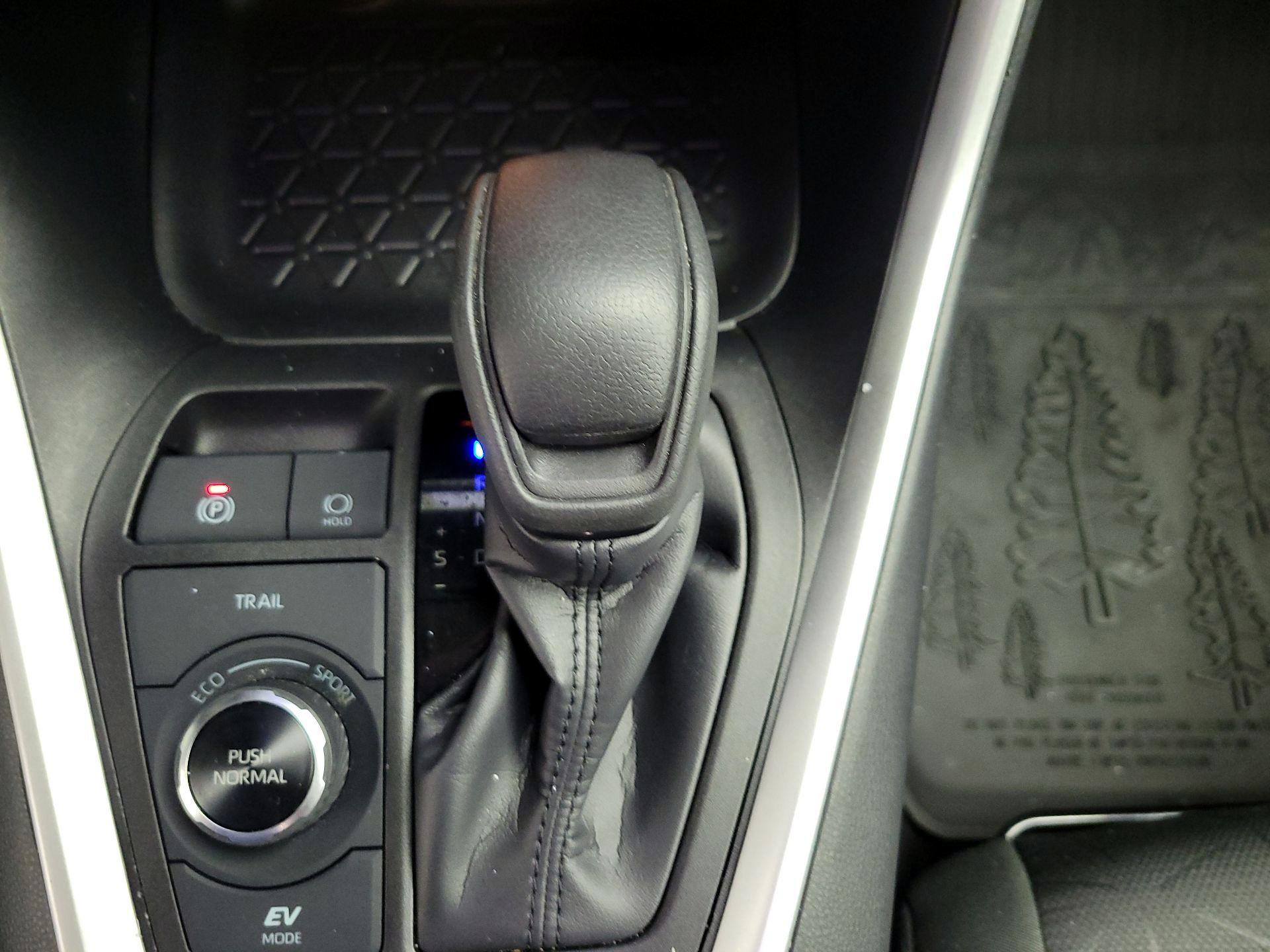 Thumbnail: 2024 Toyota RAV4 - 15