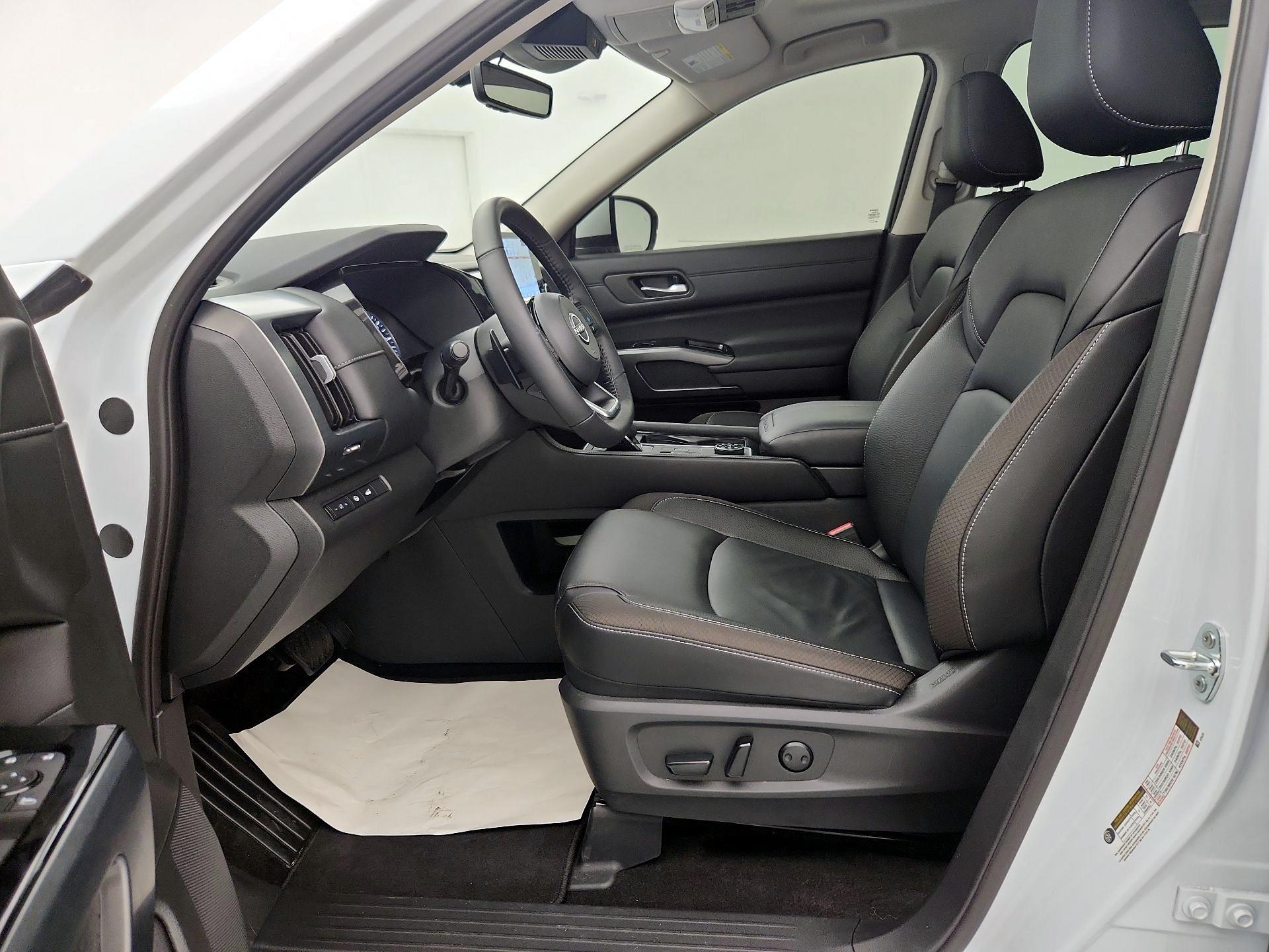 Thumbnail: 2025 Nissan Pathfinder - 11