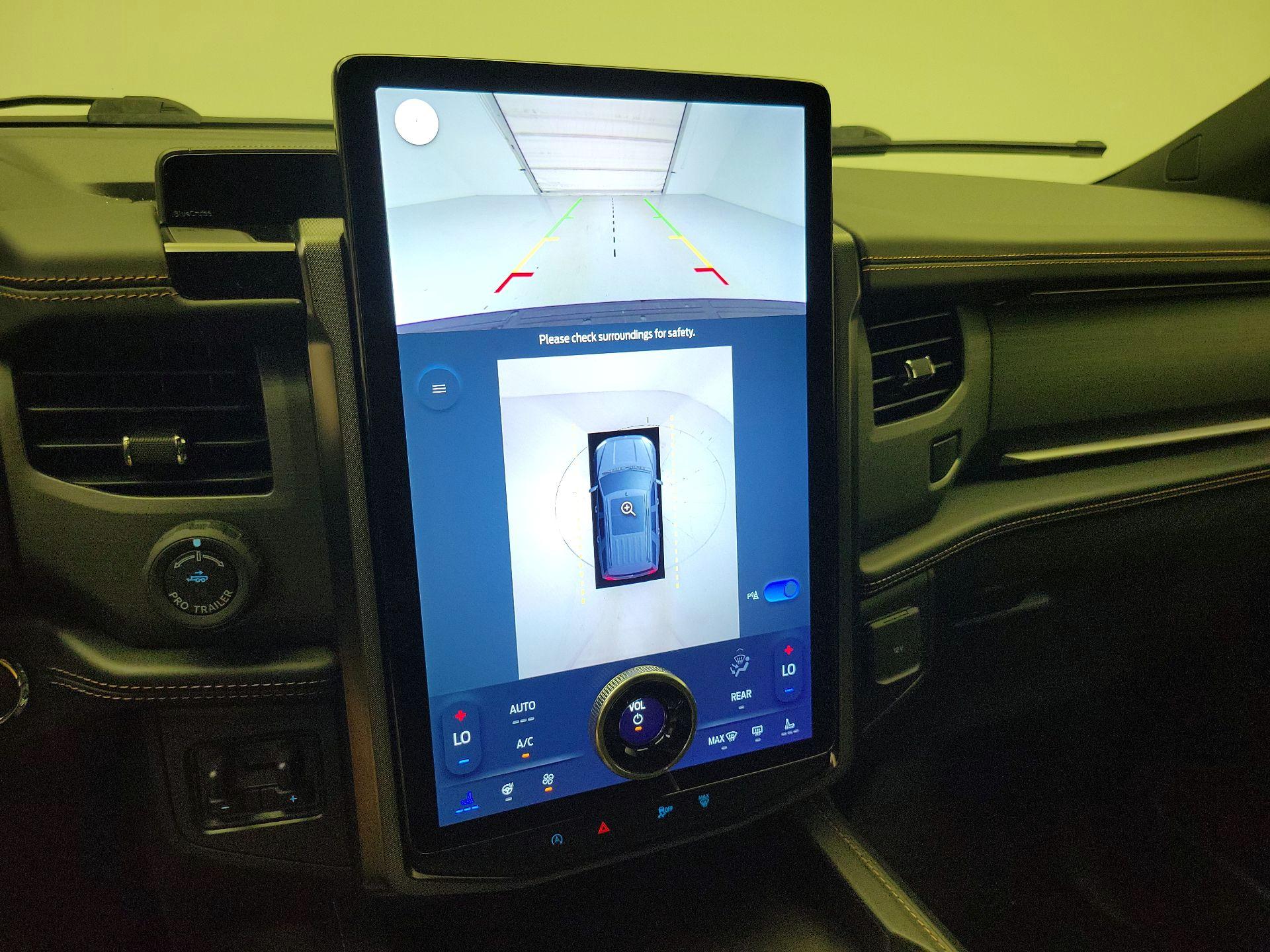 Thumbnail: 2023 Ford Expedition - 15