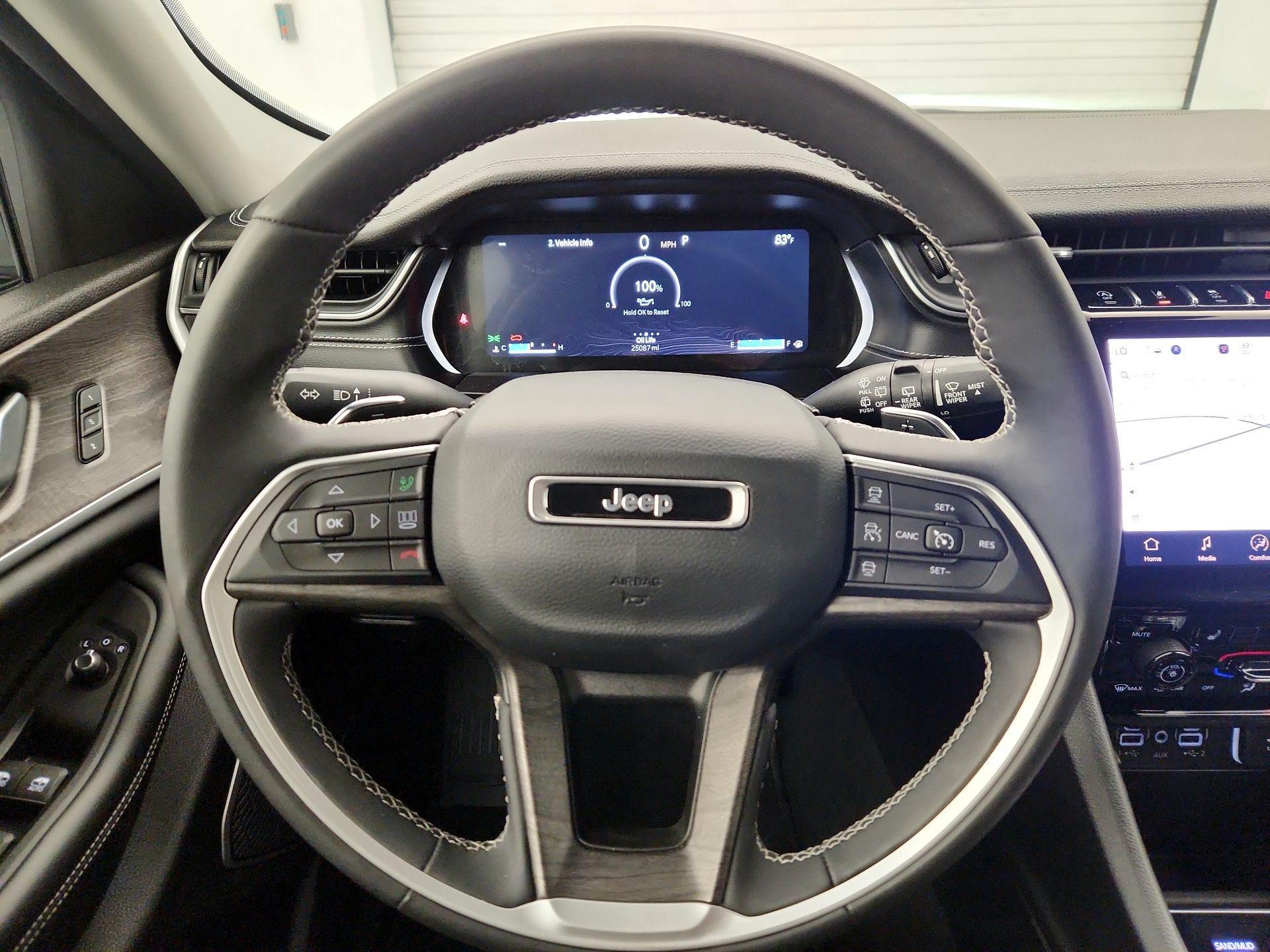 Thumbnail: 2023 Jeep Grand Cherokee - 10
