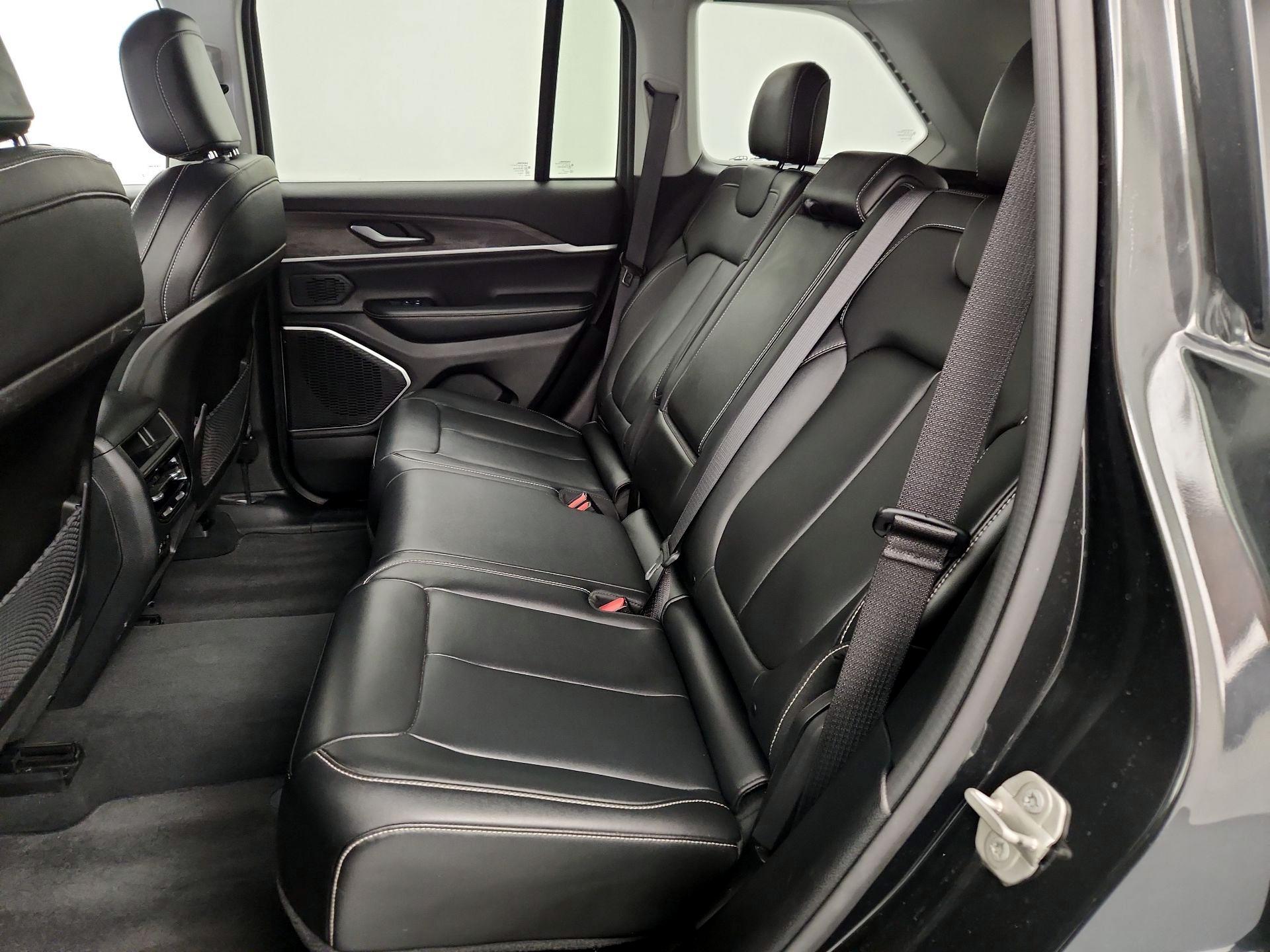 Thumbnail: 2023 Jeep Grand Cherokee - 20