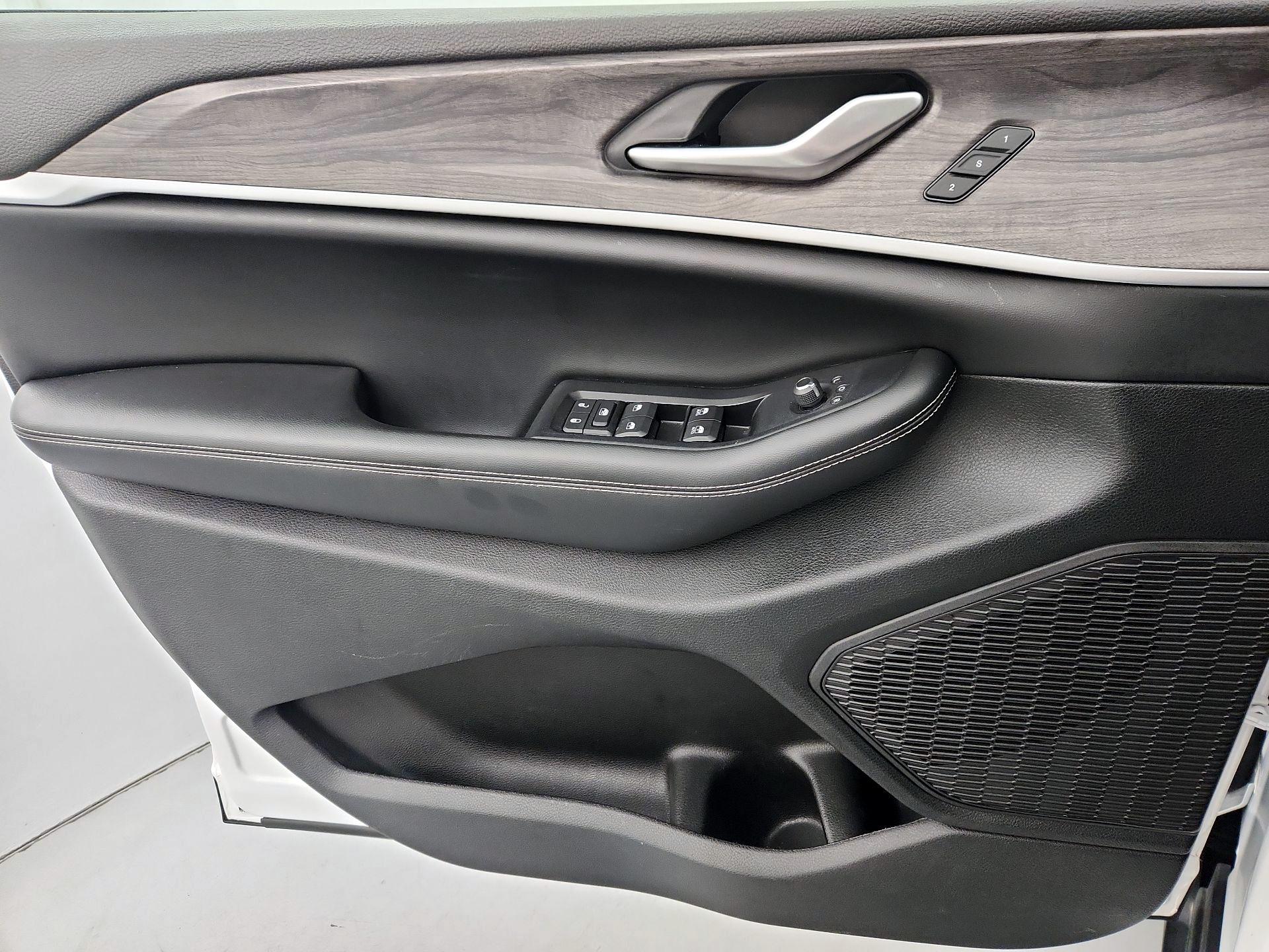 Thumbnail: 2024 Jeep Grand Cherokee - 12