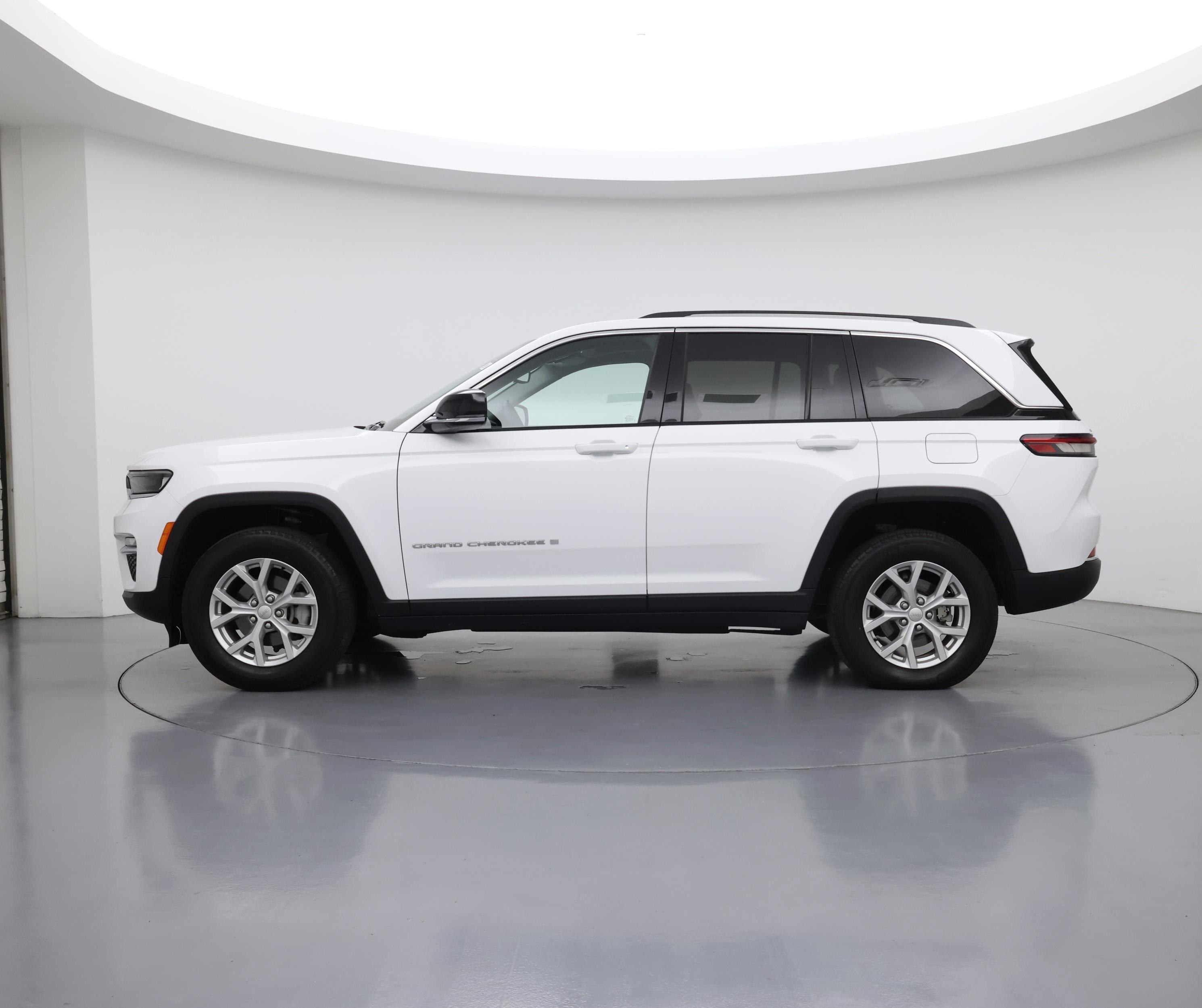 Thumbnail: 2024 Jeep Grand Cherokee - 3