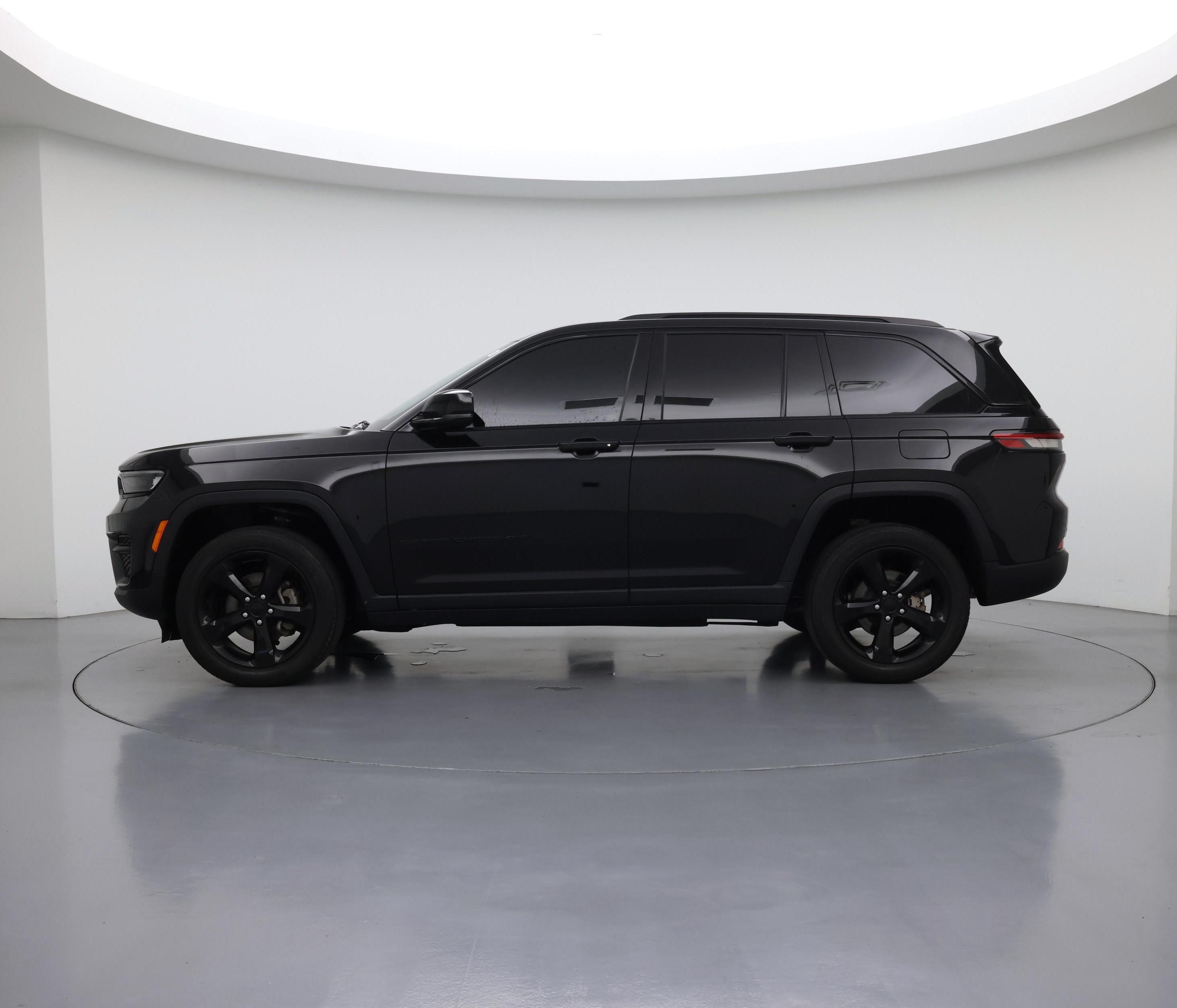 Thumbnail: 2023 Jeep Grand Cherokee - 3