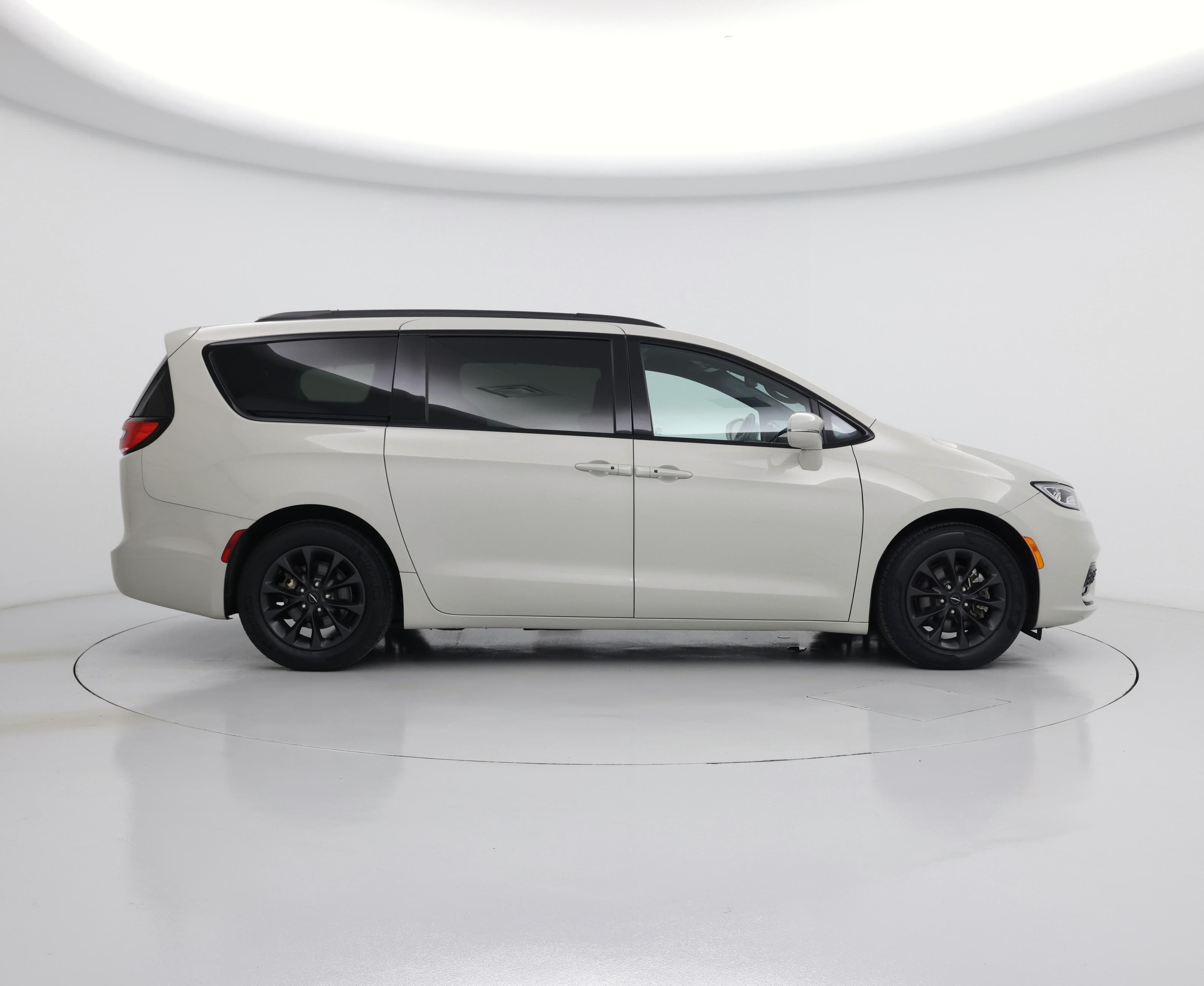 Thumbnail: 2021 Chrysler Pacifica - 7