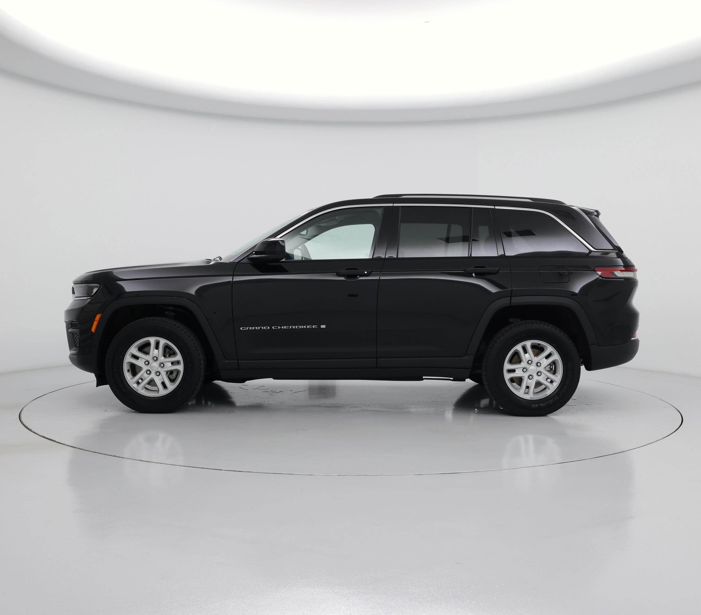 Thumbnail: 2023 Jeep Grand Cherokee - 3