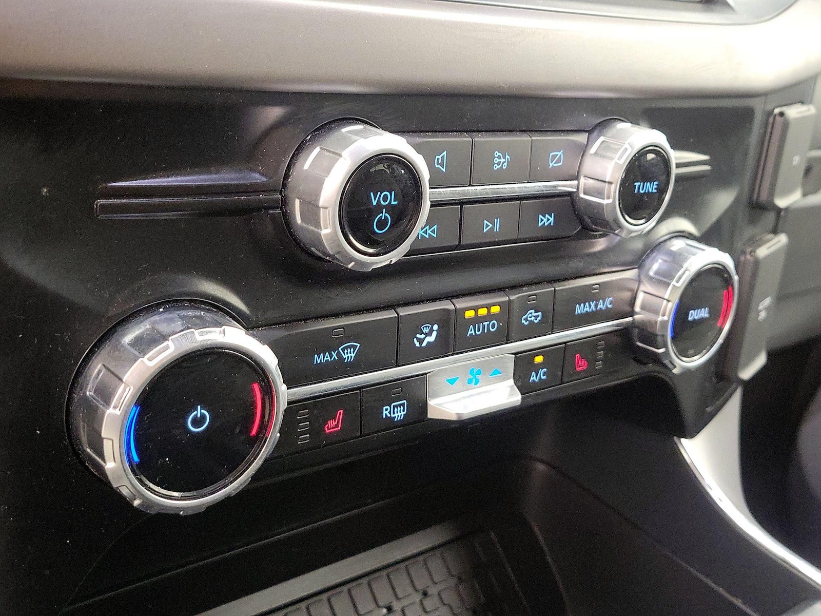 2024 Ford F-150 XLT - Photo 18