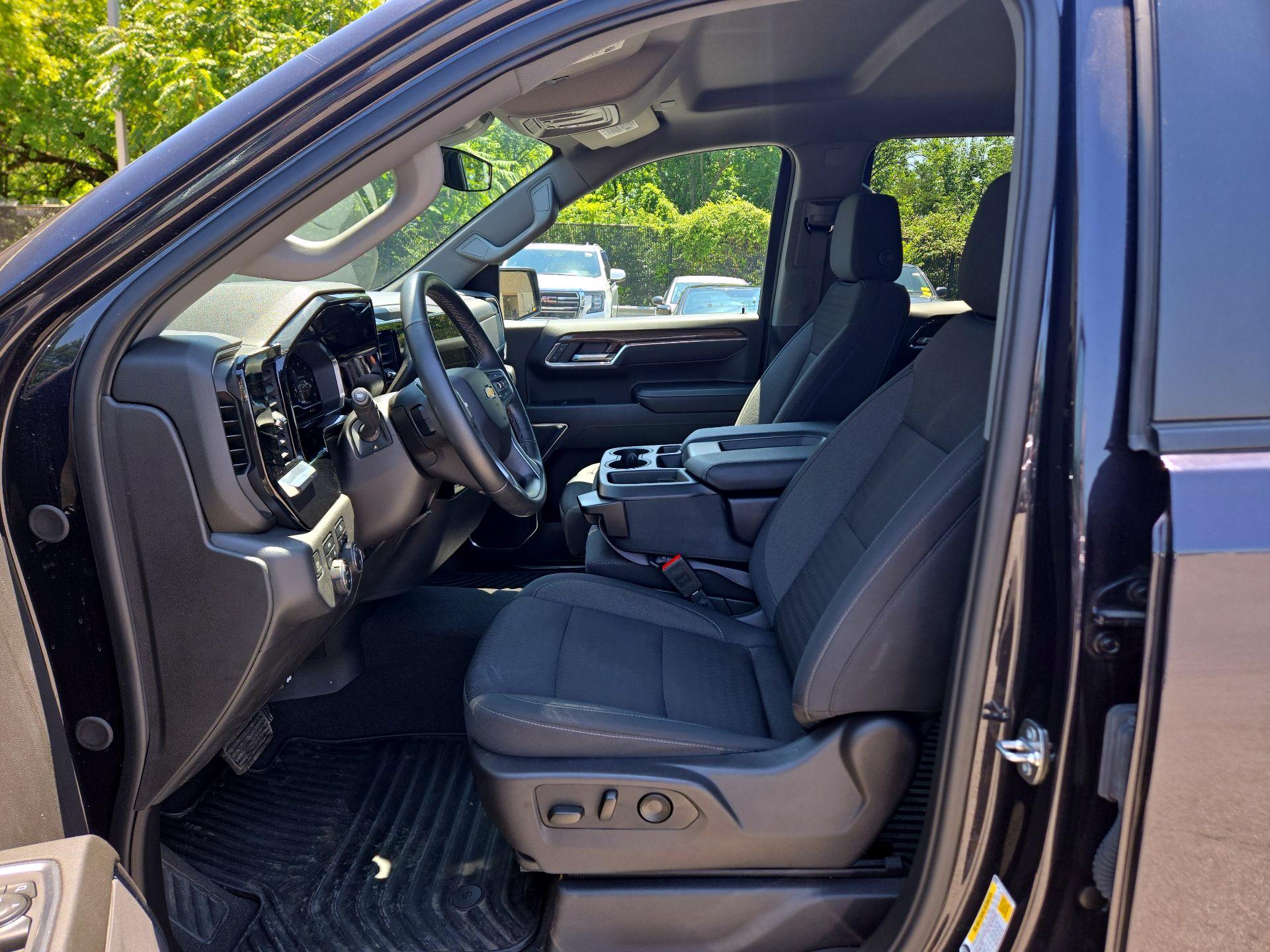 Thumbnail: 2024 Chevrolet Silverado 1500 - 9