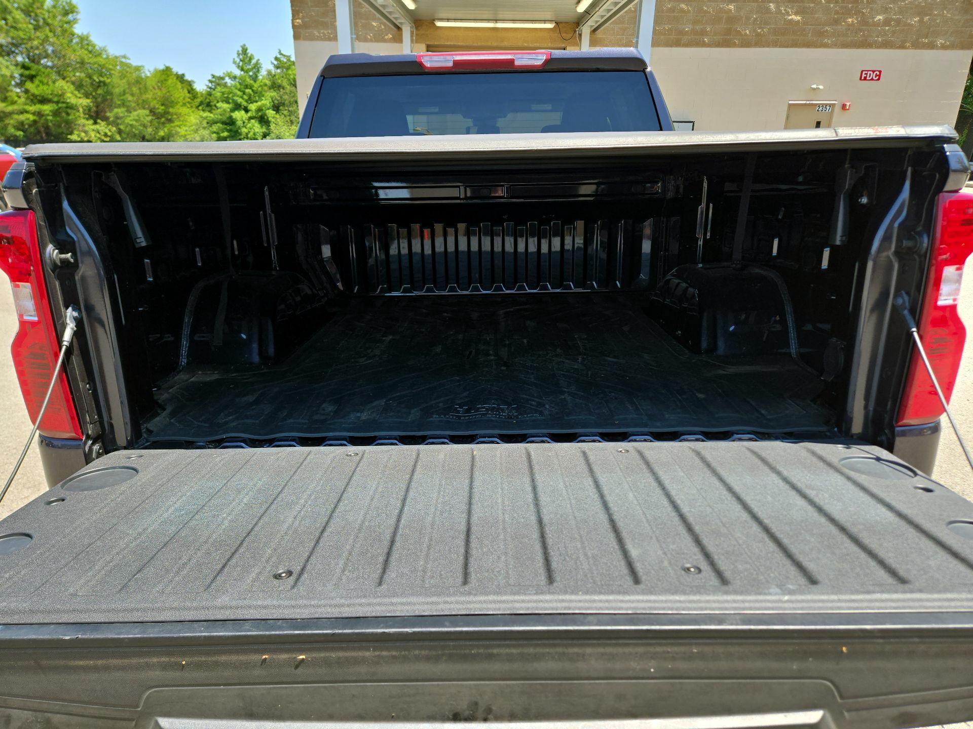 Thumbnail: 2024 Chevrolet Silverado 1500 - 18