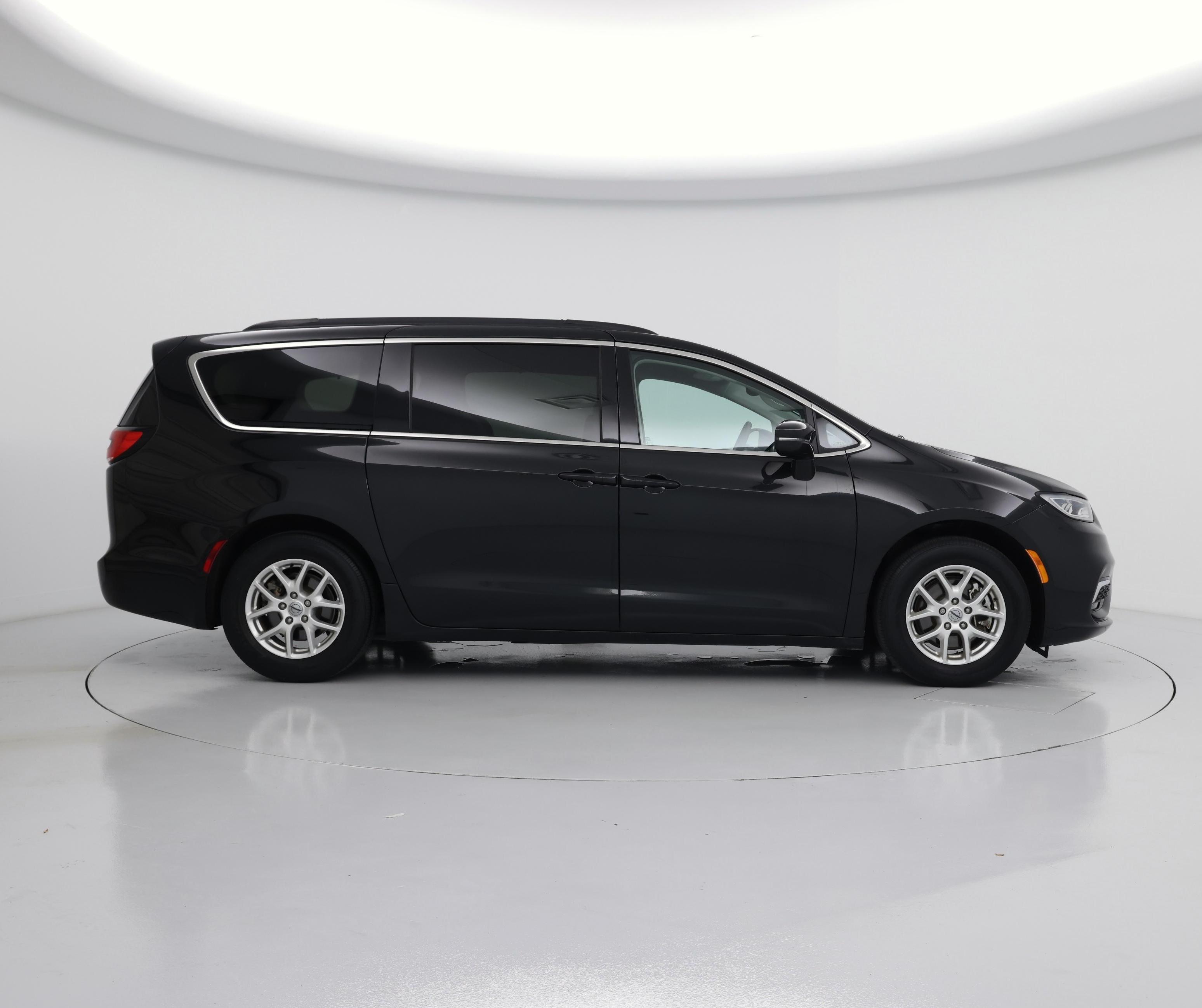 Thumbnail: 2022 Chrysler Pacifica - 7