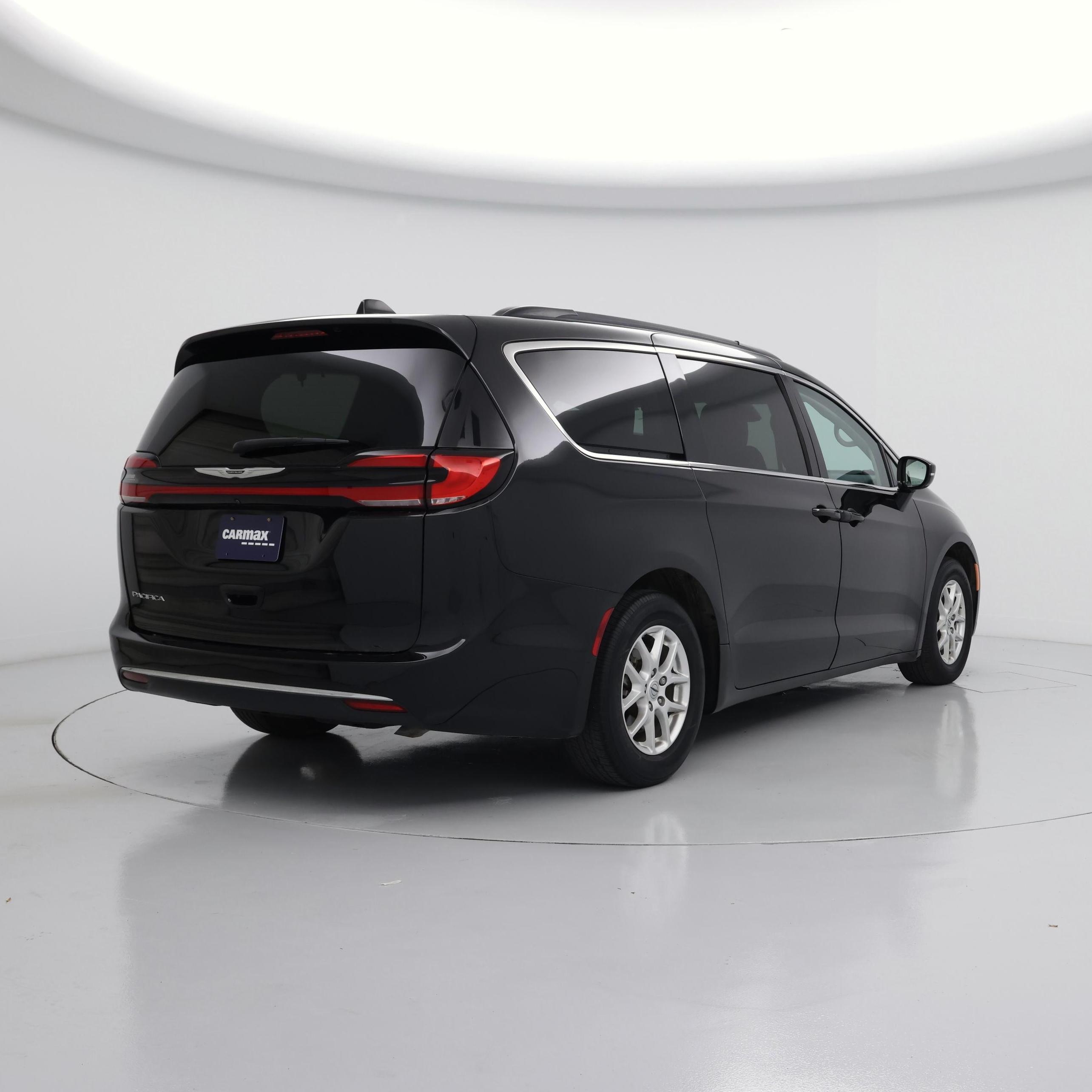 Thumbnail: 2022 Chrysler Pacifica - 8