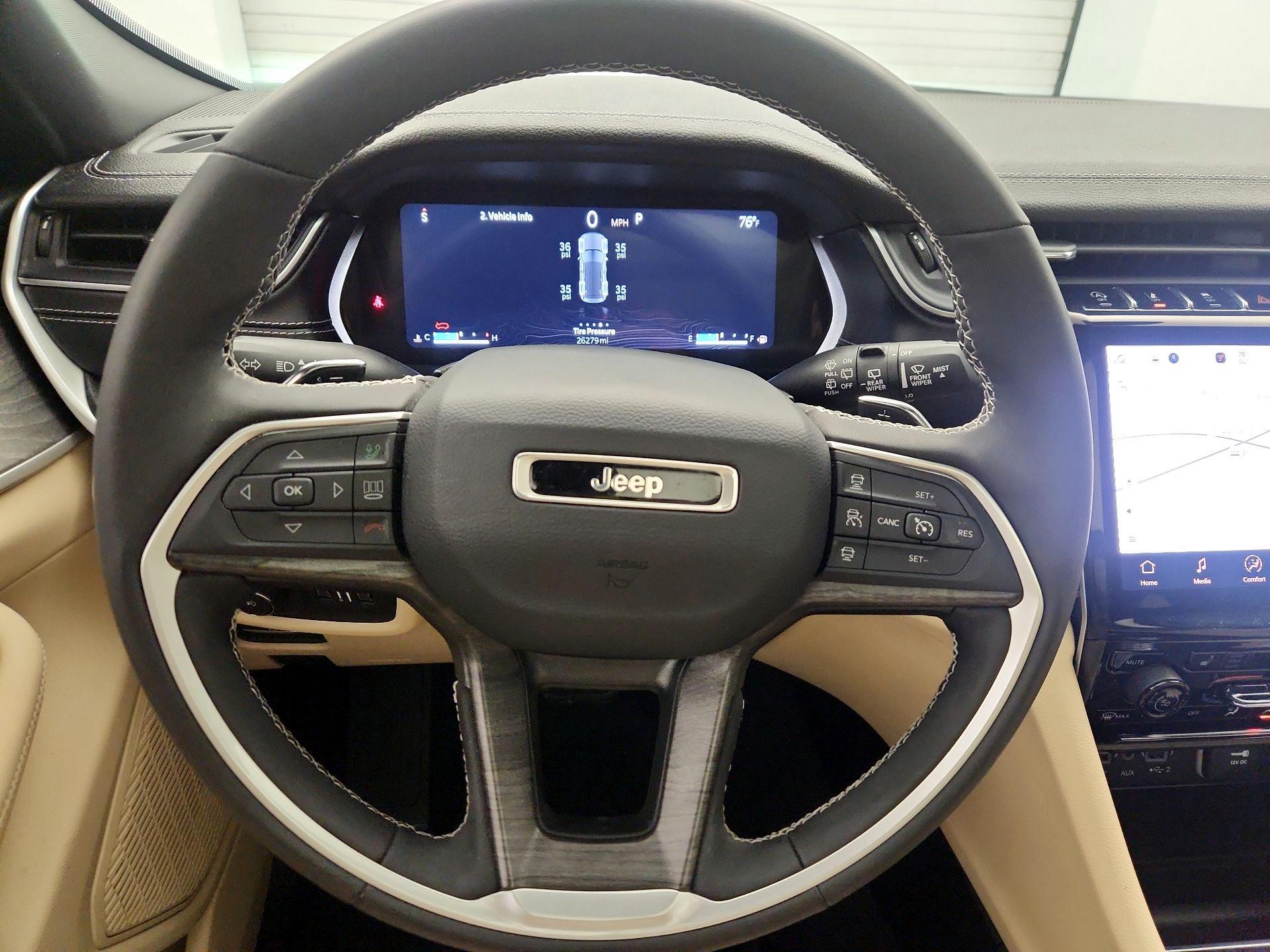 Thumbnail: 2023 Jeep Grand Cherokee - 10