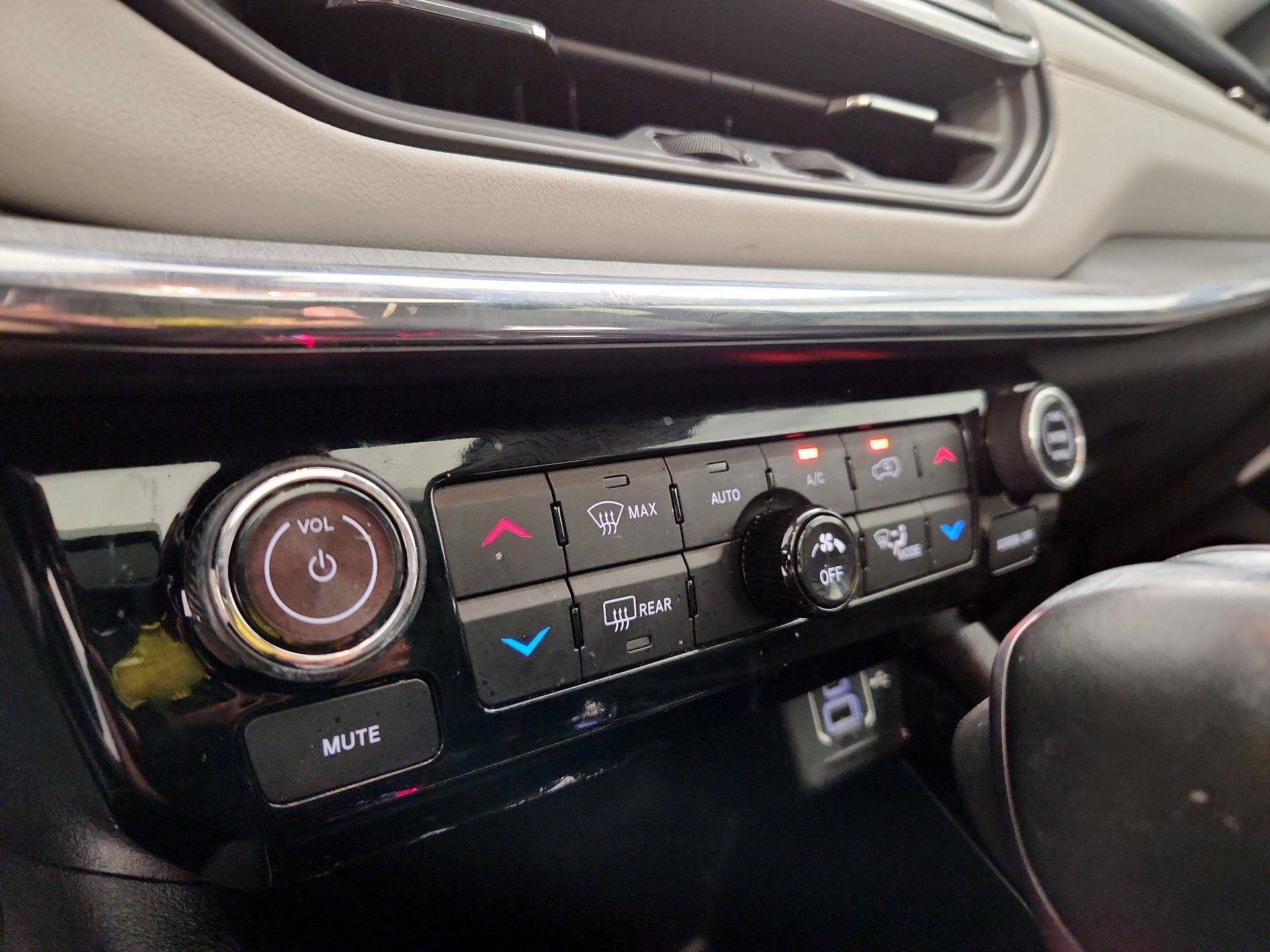 Thumbnail: 2022 Jeep Compass - 17