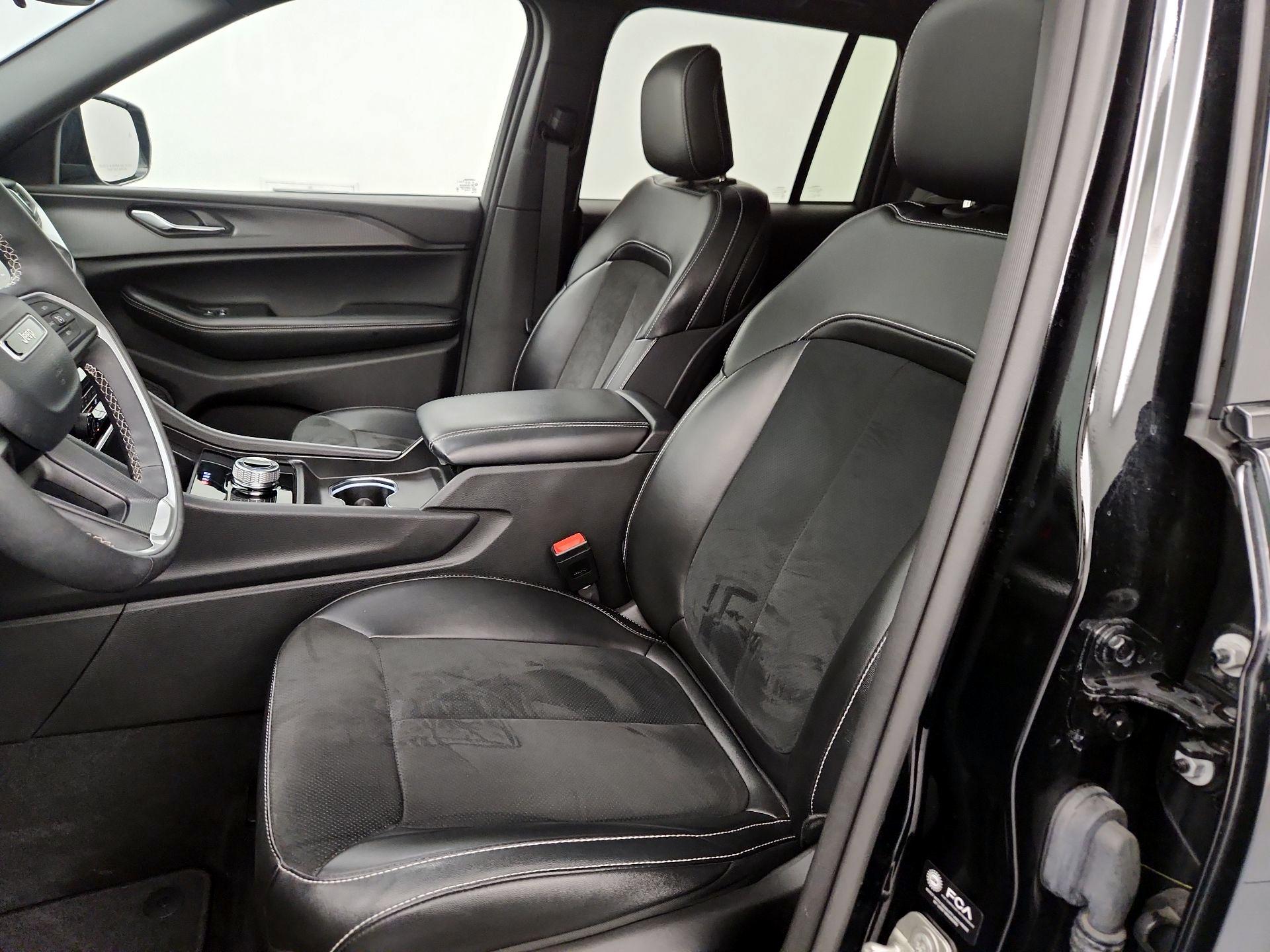Thumbnail: 2024 Jeep Grand Cherokee - 11