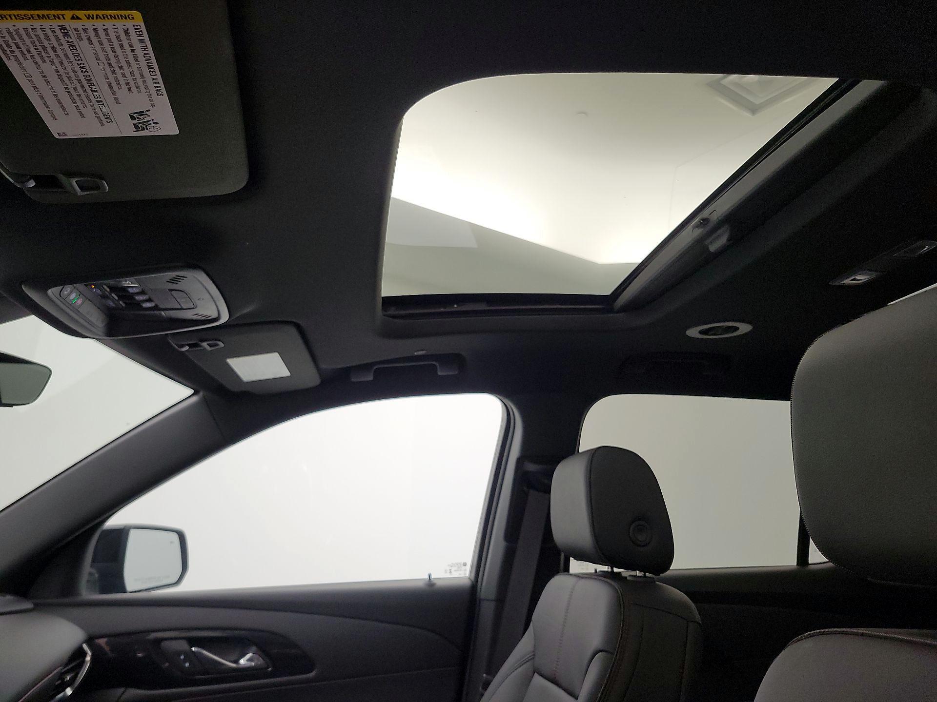 Thumbnail: 2023 Chevrolet Traverse - 20