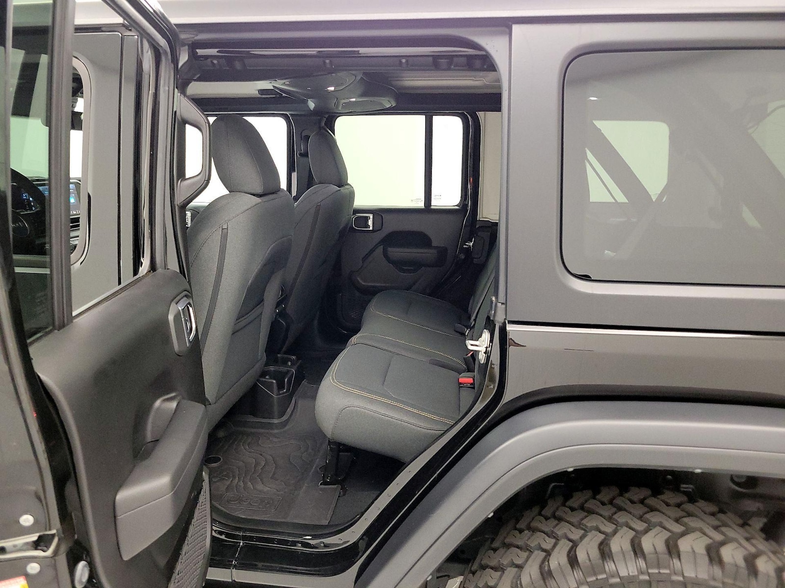 2024 Jeep Wrangler 4-Door Willys - Photo 20