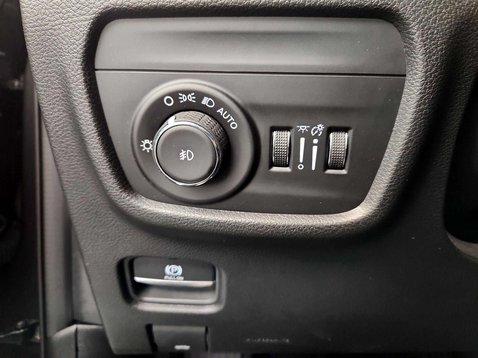 Thumbnail: 2023 Jeep Grand Cherokee - 13