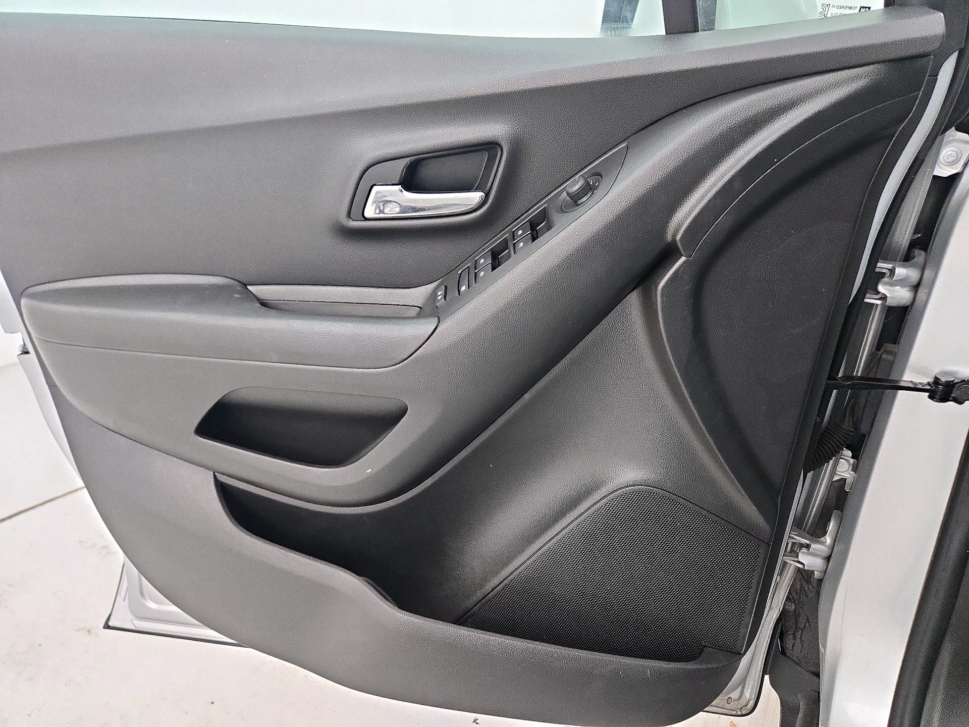 Thumbnail: 2021 Chevrolet Trax - 12