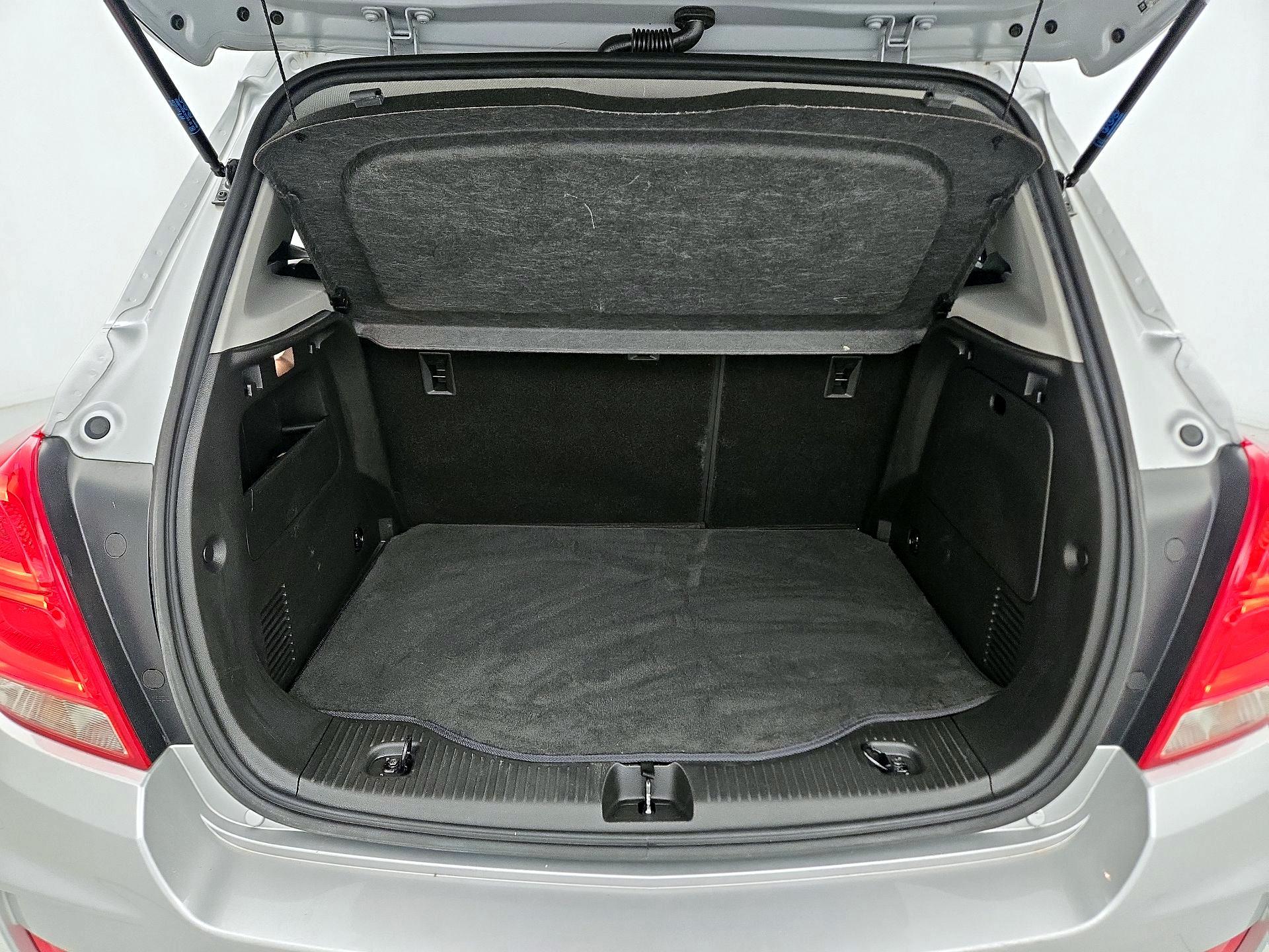 Thumbnail: 2021 Chevrolet Trax - 20