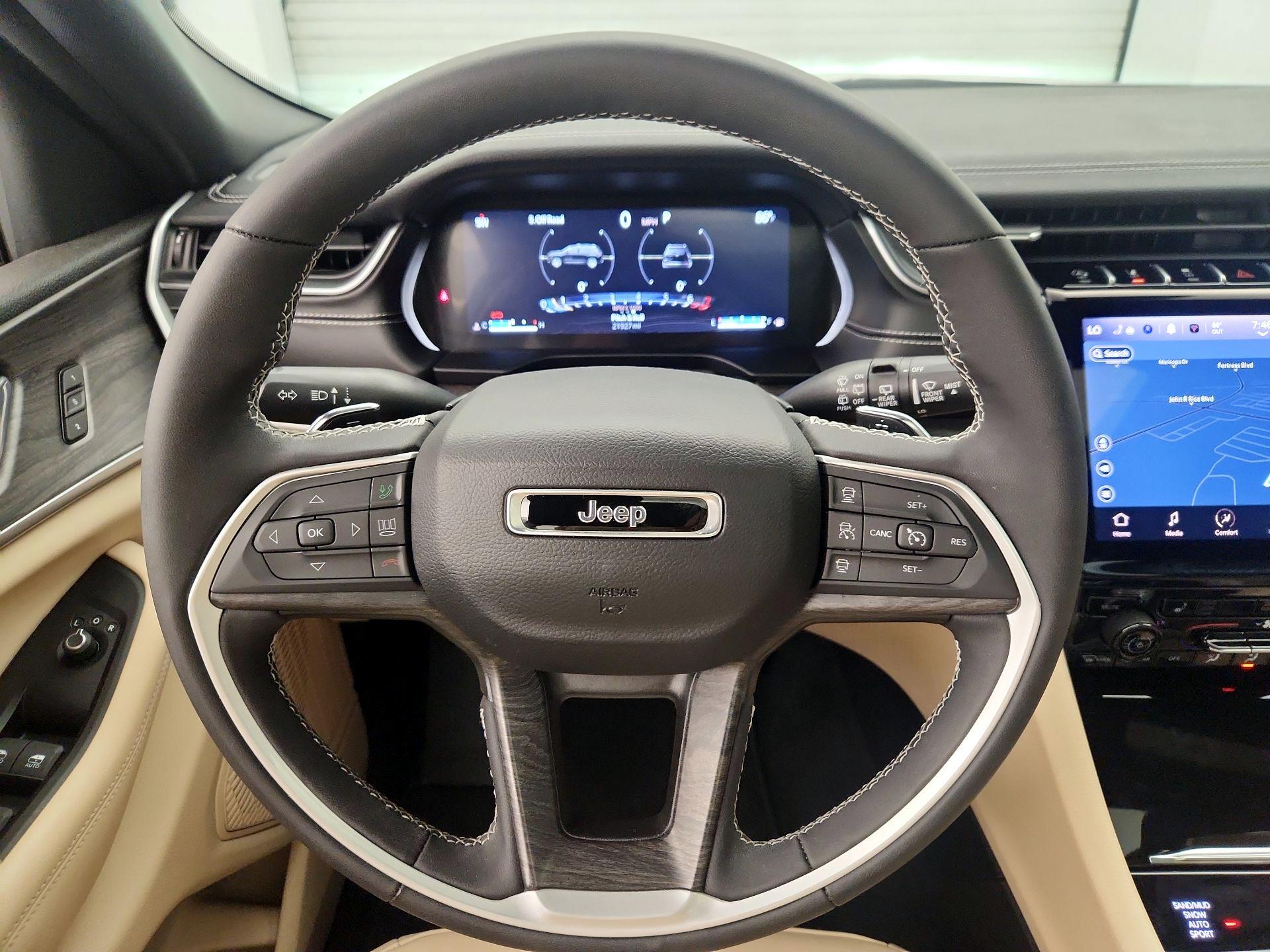 Thumbnail: 2024 Jeep Grand Cherokee - 10