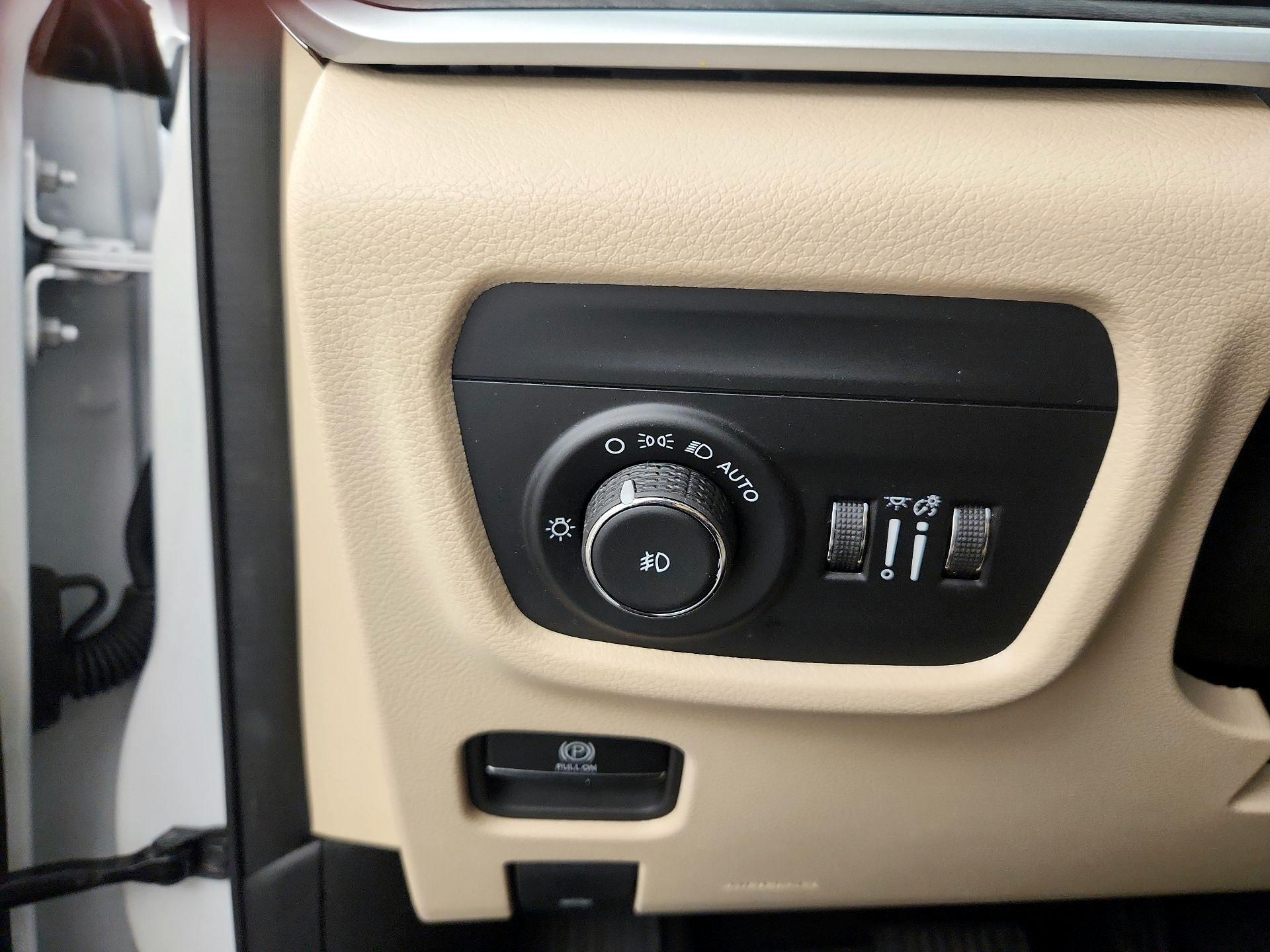 Thumbnail: 2024 Jeep Grand Cherokee - 13