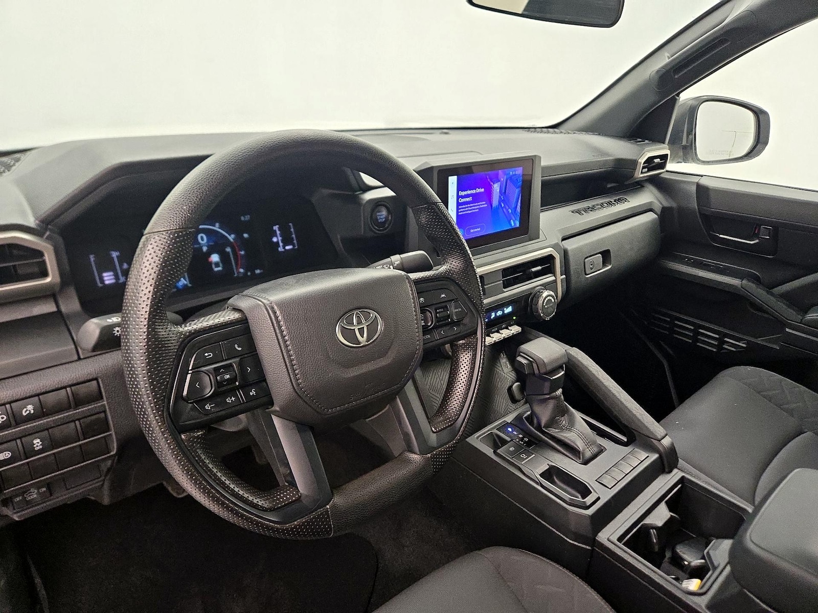 2025 Toyota Tacoma SR - Photo 10