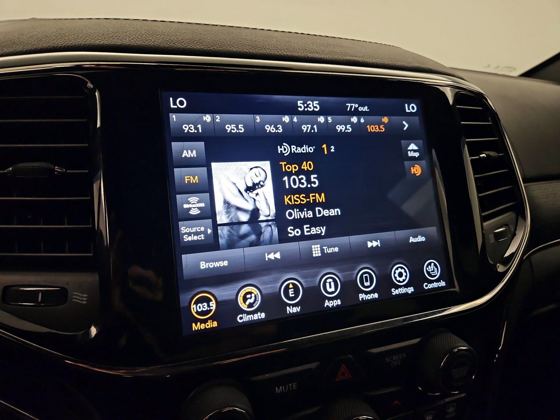 Thumbnail: 2021 Jeep Grand Cherokee - 14