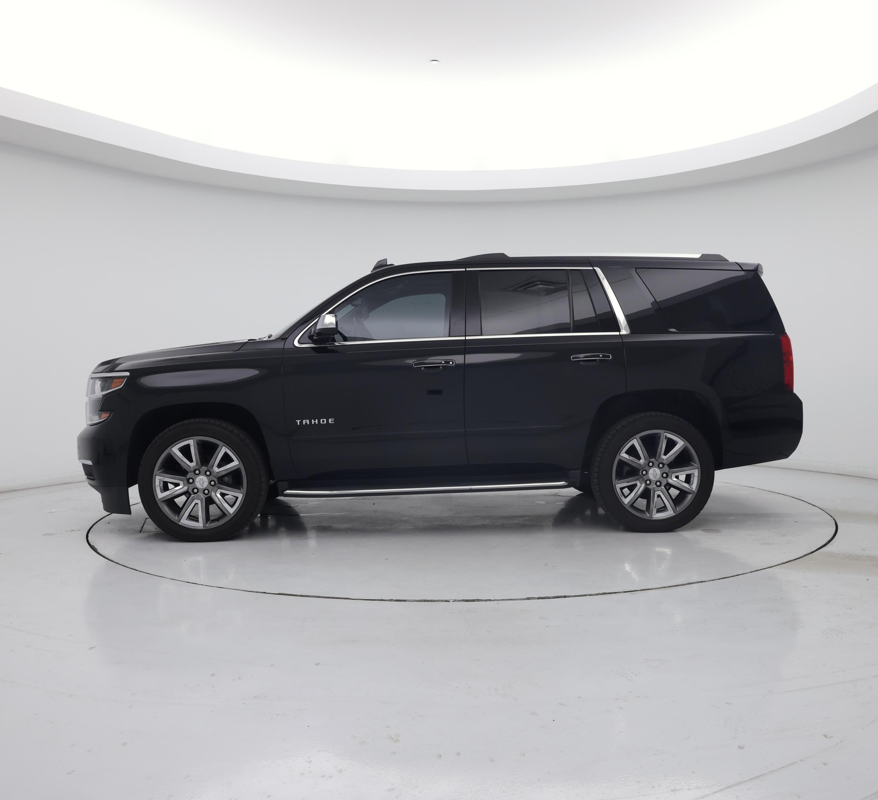 Thumbnail: 2017 Chevrolet Tahoe - 3